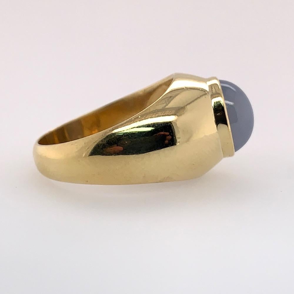 Homme Retro 10 Carat Gold Ring Natural Cabochon Bluish Star Sapphire Gem Stone en vente 3