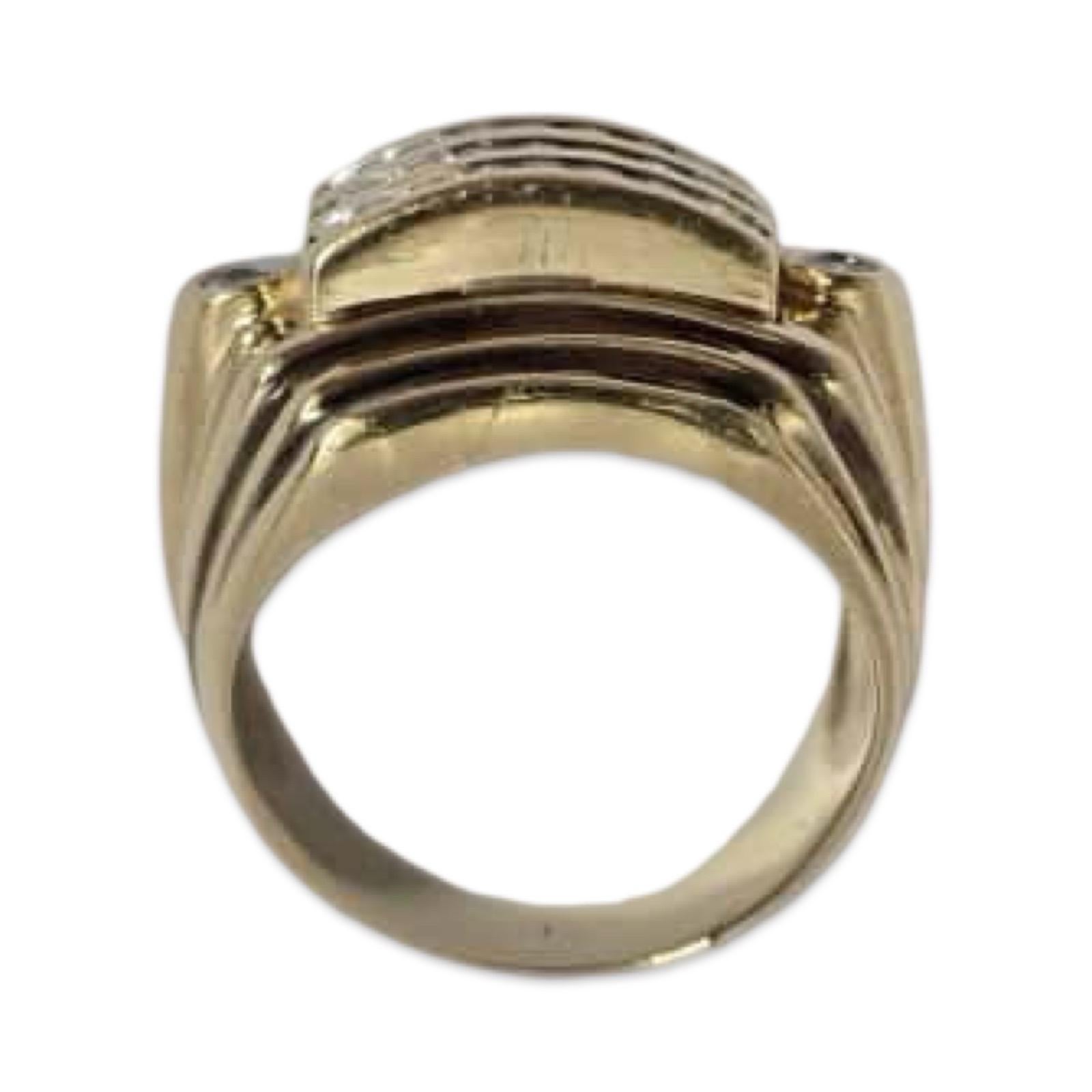 Men’s Retro 14K Gold 0.54tcw Diamond Ring Geometric Wave Design In Excellent Condition For Sale In Miami, FL