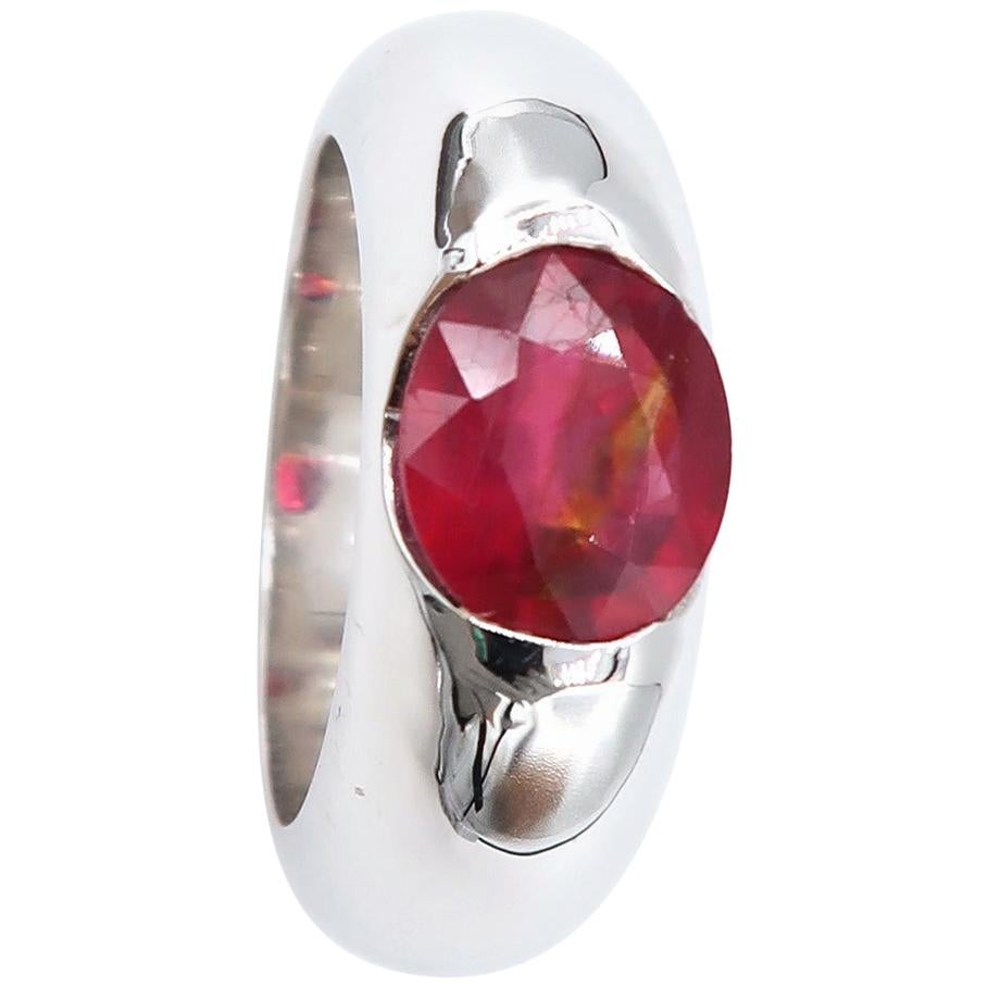 Men's Ring 4 Carat Oval Ruby Plain 18 Karat Gold Convex