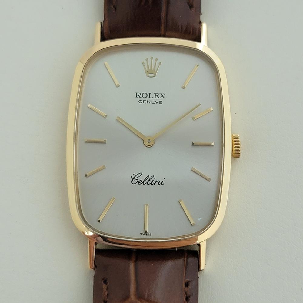 Zeitlose Eleganz, Rolex Cellini ref.4113 aus massivem Gold, Handaufzug, ca. 1976, in ausgezeichnetem Zustand. Von einem Uhrmachermeister für echt befunden. Wunderschönes, in Genf signiertes Rolex-Zifferblatt, aufgesetzte Index-Stabindexe, vergoldete