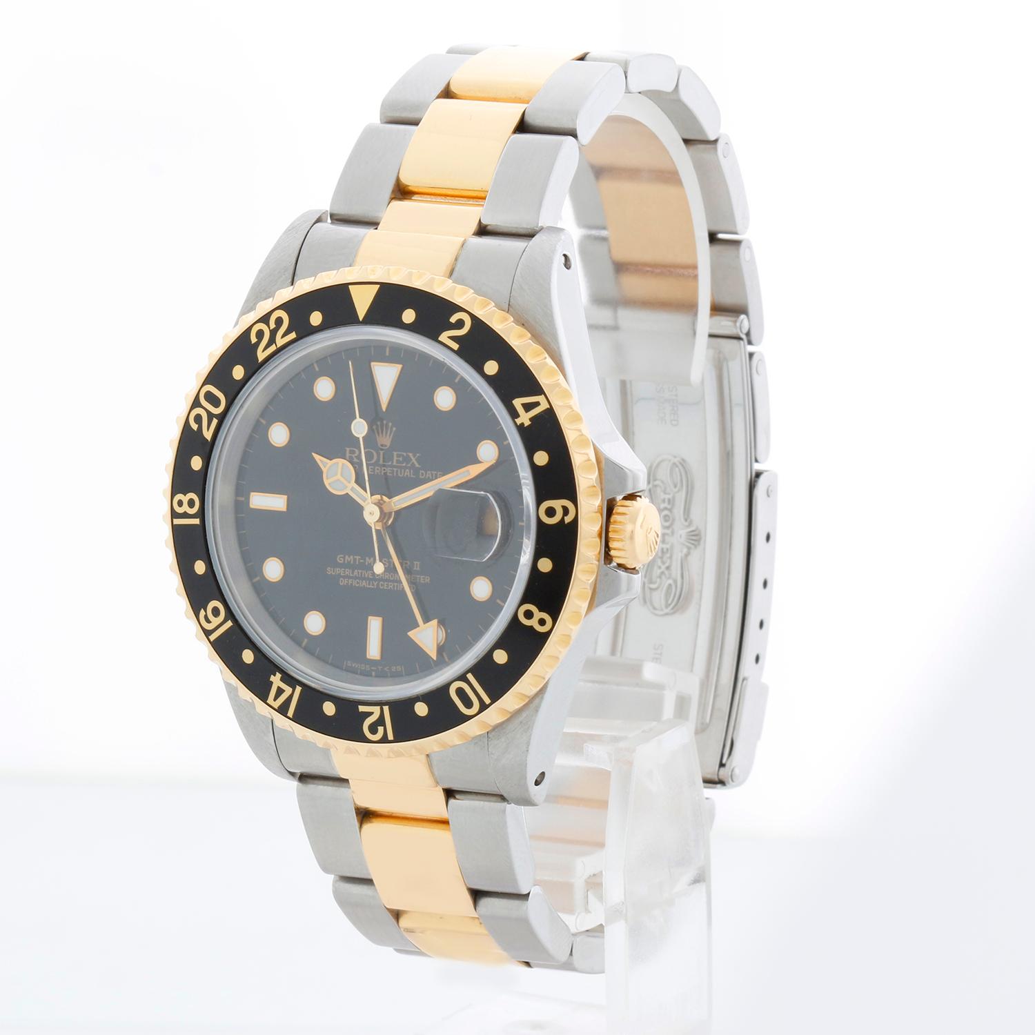 Rolex GMT-Master II Herrenuhr mit 2 Zeitzonen 16713 im Zustand „Hervorragend“ im Angebot in Dallas, TX