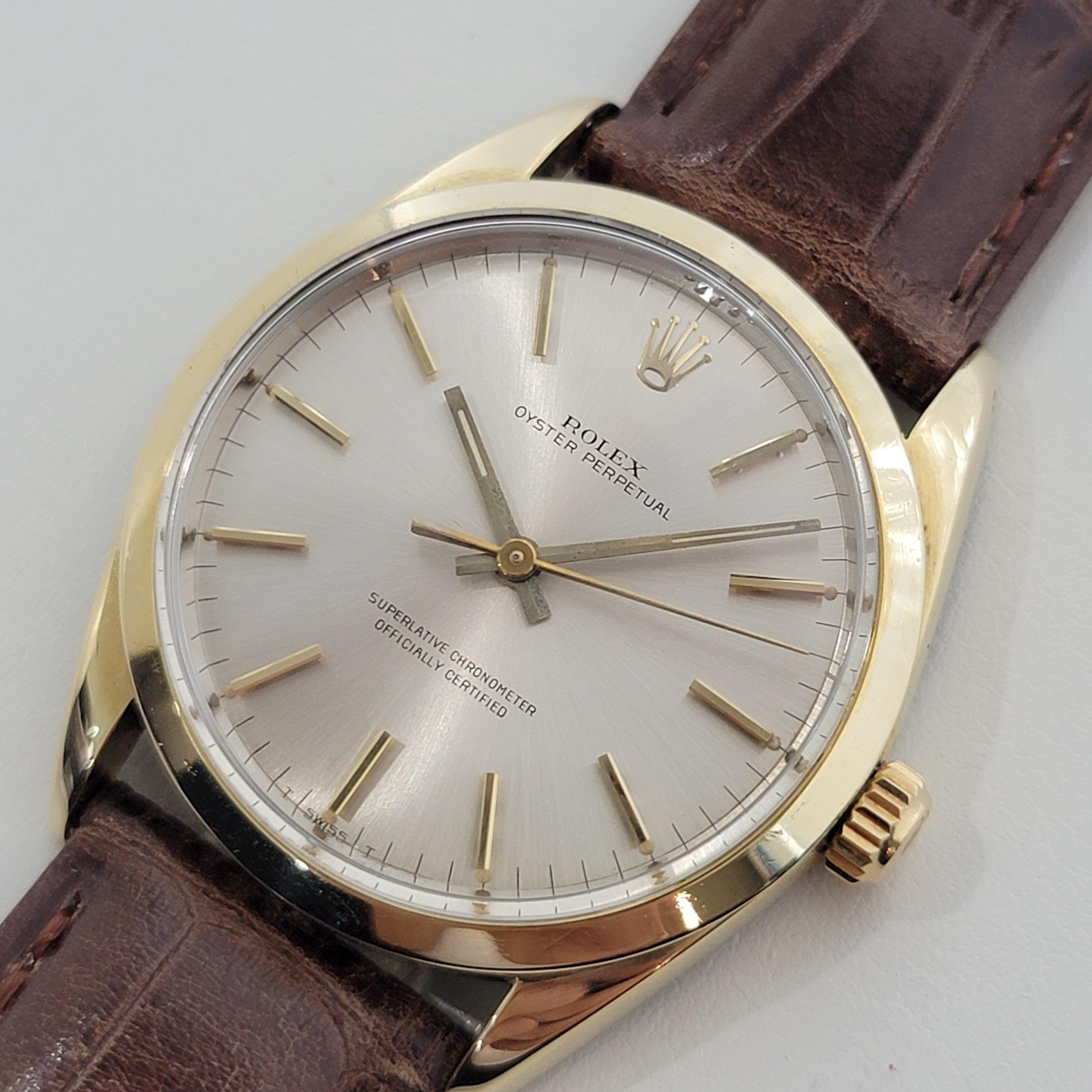 Vintage classique, Montre Rolex Oyster perpetual 1024 automatique pour homme, c.1960s. Vérifié authentique par un maître horloger. Magnifique cadran argenté signé Rolex, index appliqués, aiguilles des minutes et des heures dorées, trotteuse