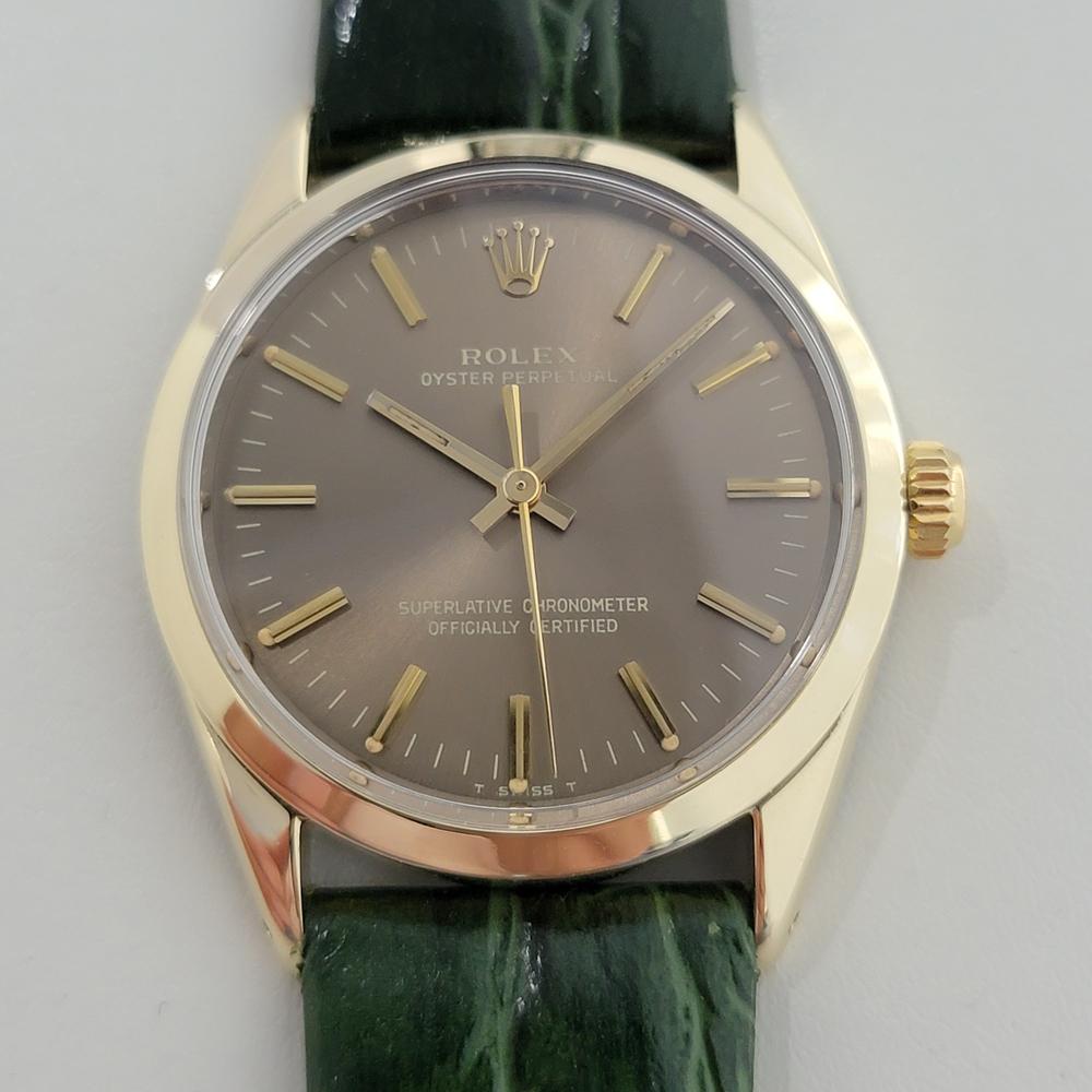 Elegant classic, Men's Rolex Oyster perpetual Ref.1024 automatic dress watch, c.1970s. Verified authentic by a master watchmaker. Gorgeous Rolex signed bronze dial, applied indice hour markers, gilt minute and hour hands, sweeping central second