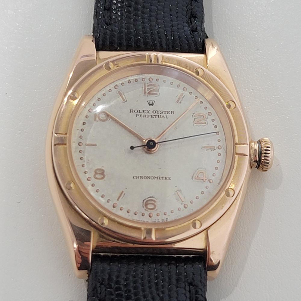 Rare collectible classic, Men's solid 18k rose gold Rolex ref.3372 Oyster Perpetual bubble back automatic dress watch, c.1945, original, unrestored. Verified authentic by a master watchmaker. Gorgeous Rolex signed dial, applied indice hour markers,