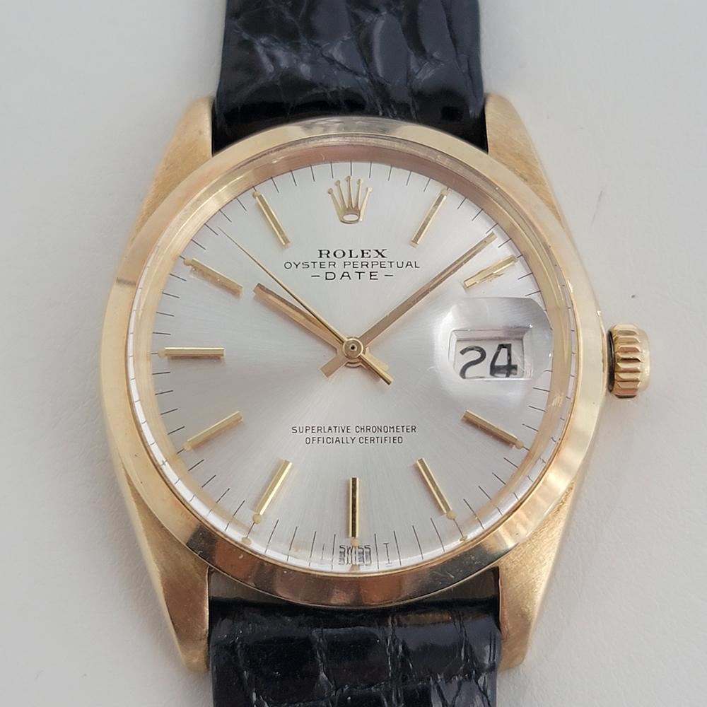 Clásico icónico intemporal, Rolex Oyster Perpetual Date Ref 1500 automático de oro macizo de 18 quilates para hombre, c.1960, en impecable estado vintage. Verificado auténtico por un maestro relojero. Preciosa esfera plateada firmada por Rolex,