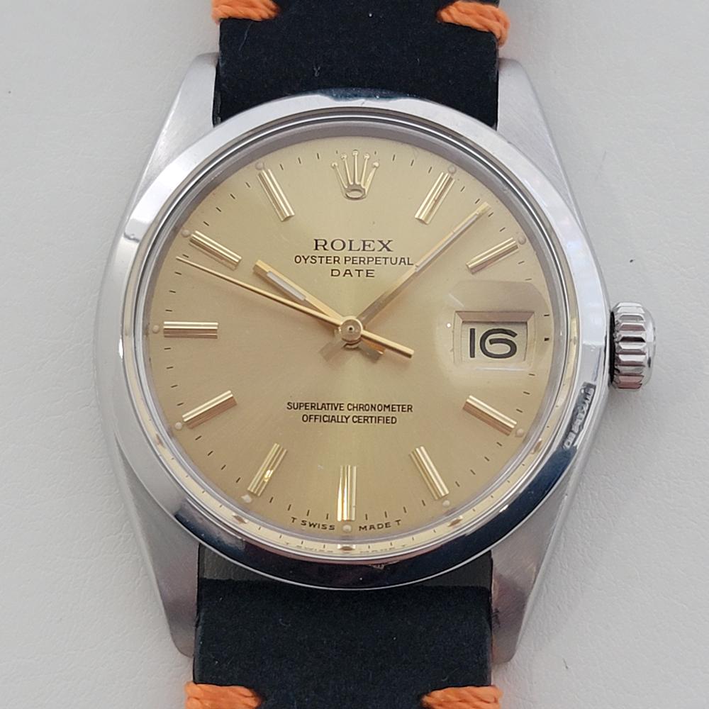 Un clásico vintage de Rolex, Oyster Perpetual 1500 Date automático para hombre, c.1975, en excelente estado de funcionamiento. Verificado auténtico por un maestro relojero. Preciosa esfera dorada firmada por Rolex, índices de bastón aplicados,