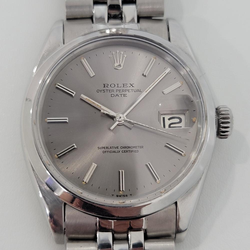 Timeless classic, Men's Rolex Oyster Perpetual Date Ref 1500 automatic, c.1967. Verified authentic by a master watchmaker. Gorgeous original platinum silver Rolex dial, applied indice hour markers, lumed minute and hour hands, sweeping central