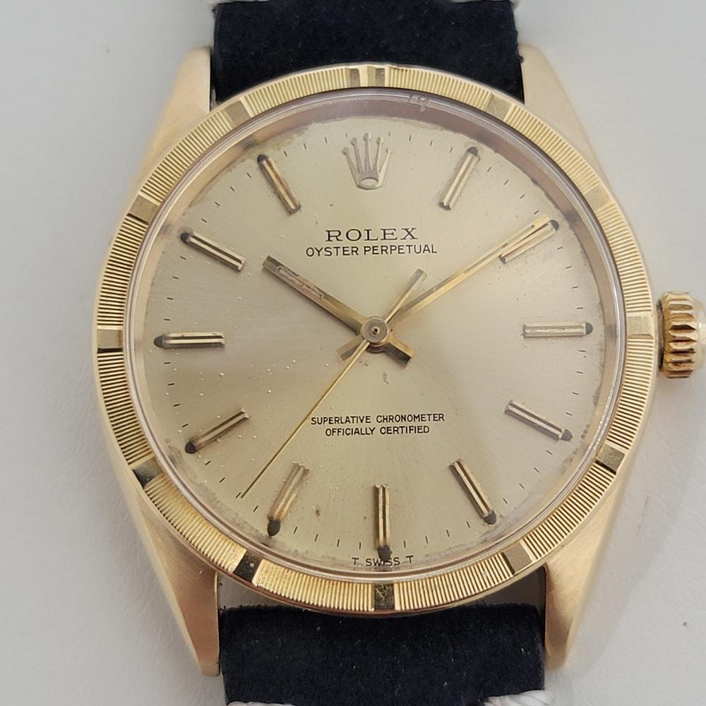 Luxurious elegance, Men's 18k solid gold Rolex Oyster perpetual ref.1007 automatic, c.1967, in excellent working and aesthetic condition. Verified authentic by a master watchmaker. Gorgeous, Rolex signed gold dial, applied index baton hour markers,