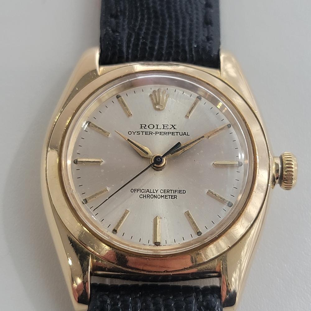A rare timeless classic, Men's 14k solid gold Rolex ref.3131 Oyster Perpetual bubbleback automatic dress watch, c.1946. Verified authentic by a master watchmaker. Gorgeous Rolex signed dial, applied indice hour markers, gilt minute and hour hands,