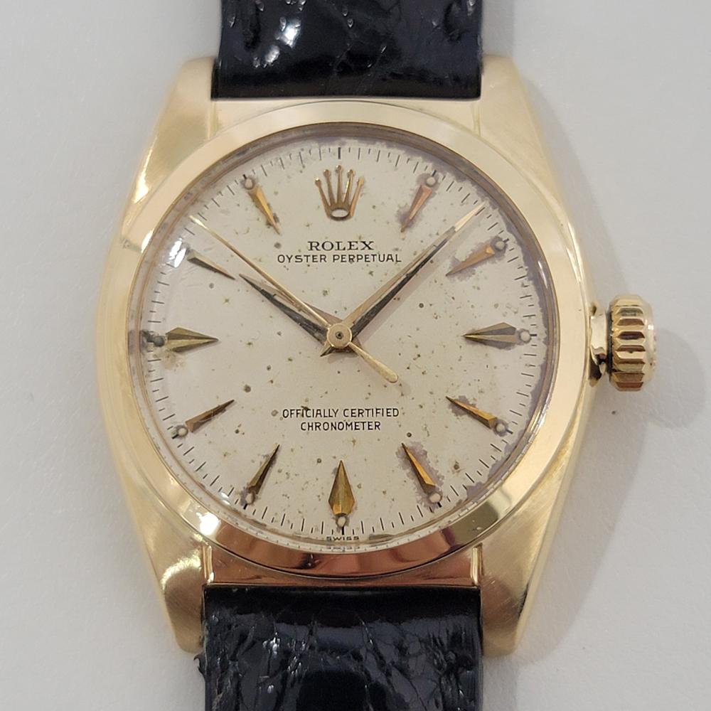 Timeless luxury, Men's 18k solid gold Rolex Oyster Perpetual ref.6050 bubble back automatic, c.1953, untouched dial, in excellent working condition. Verified authentic by a master watchmaker. Gorgeous Rolex signed dial, original, untouched, applied