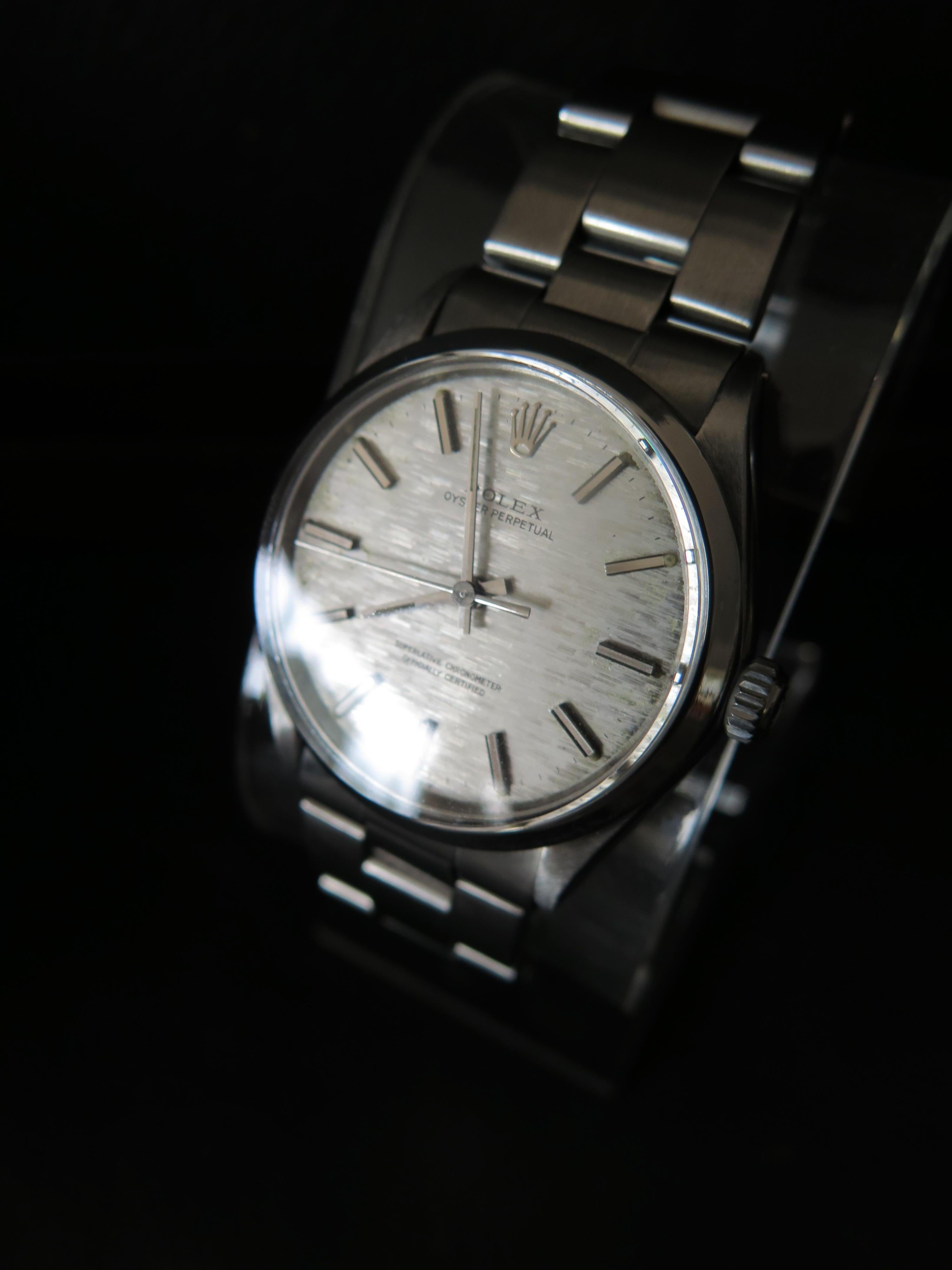 Moderne Montre Rolex Oyster Perpetual en acier inoxydable pour homme avec cadran original en shantung 1971 en vente