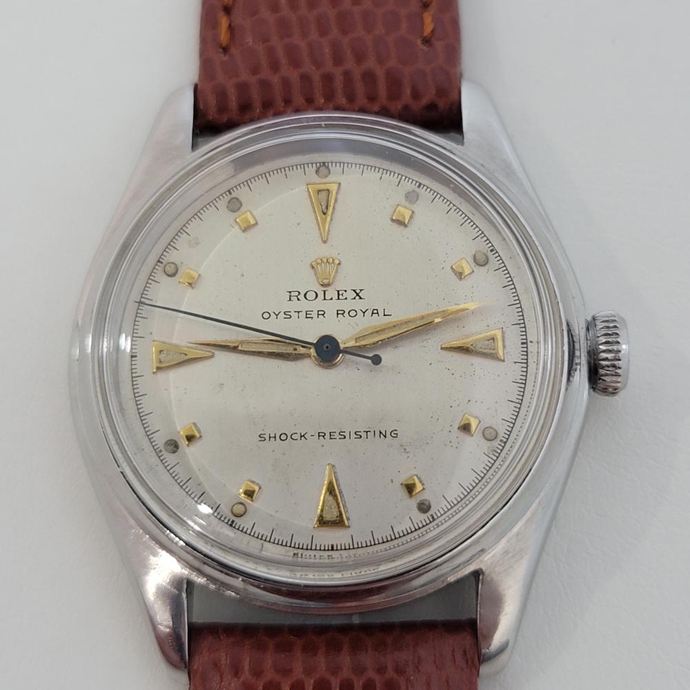 Vintage icon, Men's Rolex Oyster Royal ref.4444 manual wind, c.1940s. Verified authentic by a master watchmaker. Gorgeous, original Rolex signed vintage cream dial, applied gilt block and dagger indice hour markers, gilt minute and hour hands,