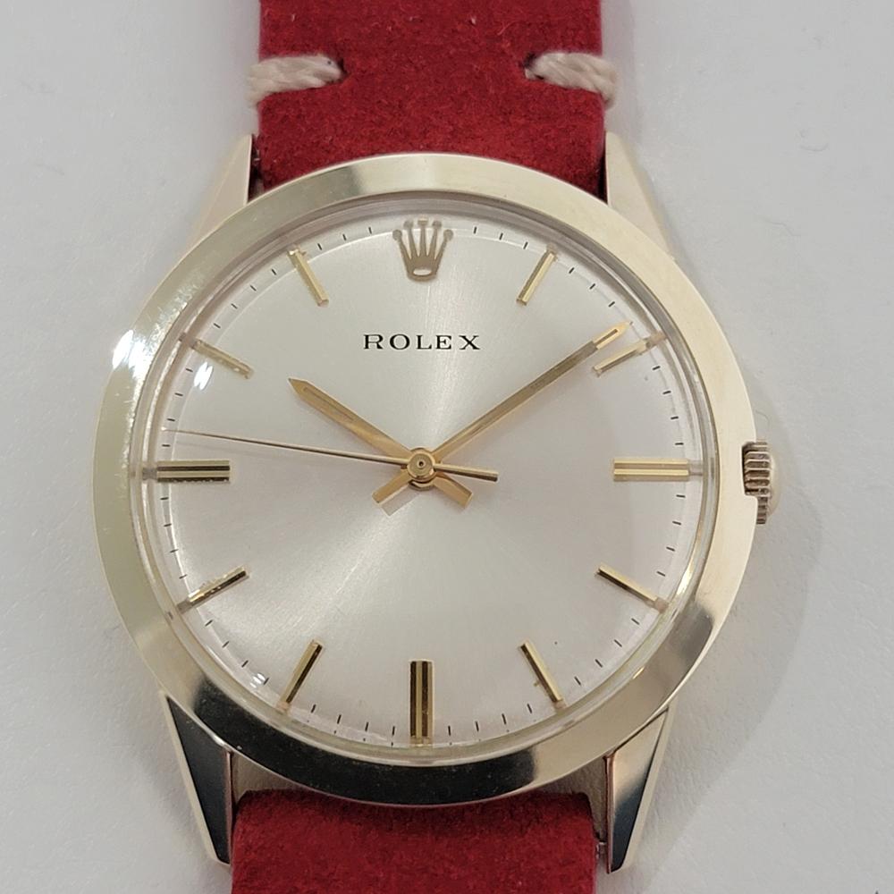 Rare classic, Men's Rolex Ref.7002 Presentation watch, c.1970s, in excellent working condition. Verified authentic by a master watchmaker. Gorgeous Rolex signed dial, applied index baton hour markers, gilt minute and hour hands, sweeping central