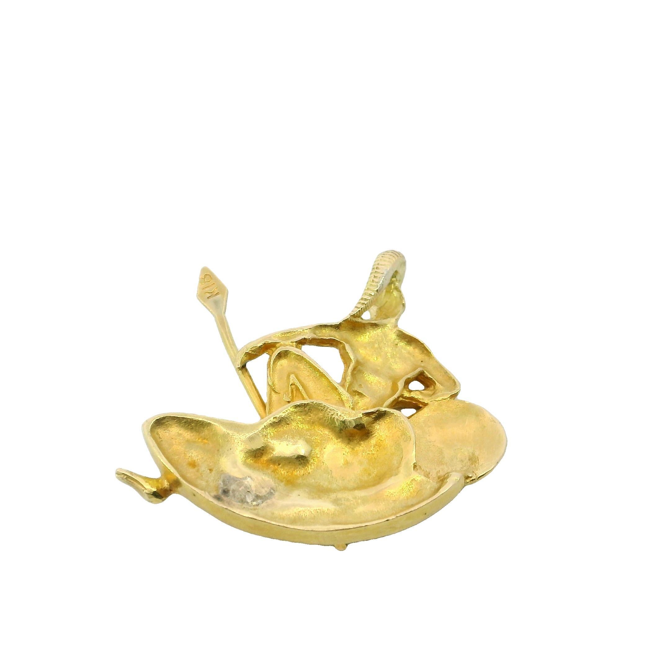 Mens Spartan Warrior Pendant Sword and Shield in 18K Yellow Gold Pendant

This brooch features a bold design cast in 18k yellow gold, depicting a dynamic warrior figure holding a shield and spear. The pose suggests motion and strength, bringing