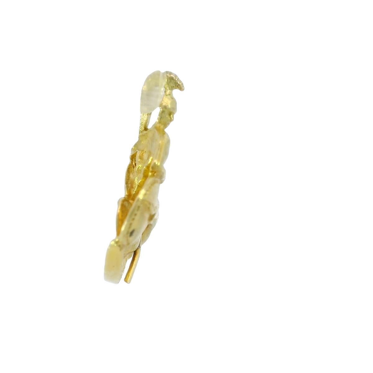 Mens Spartan Warrior Pendant Sword and Shield in 18K Yellow Gold Pendant For Sale 1