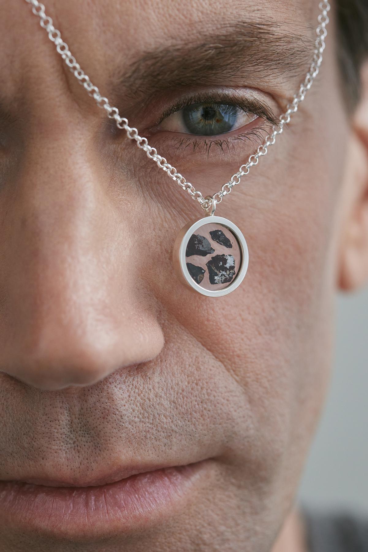 Herren-Halskette mit Sterndust Meteorit aus Sterlingsilber (Zeitgenössisch) im Angebot