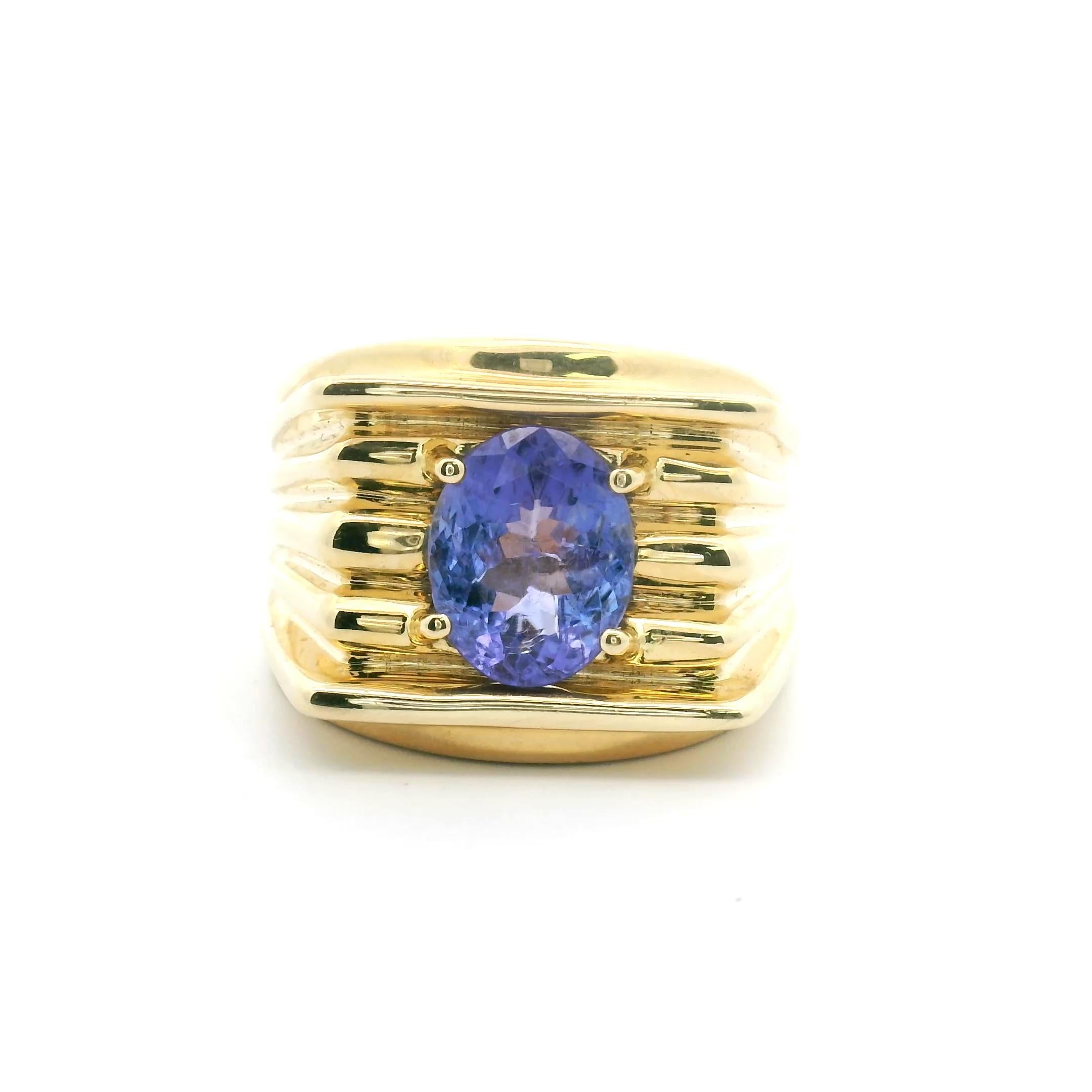 Taglio ovale Mens Statement Classic Tanzanite Solitaire Solid Gold 14k Fashion Ring in vendita