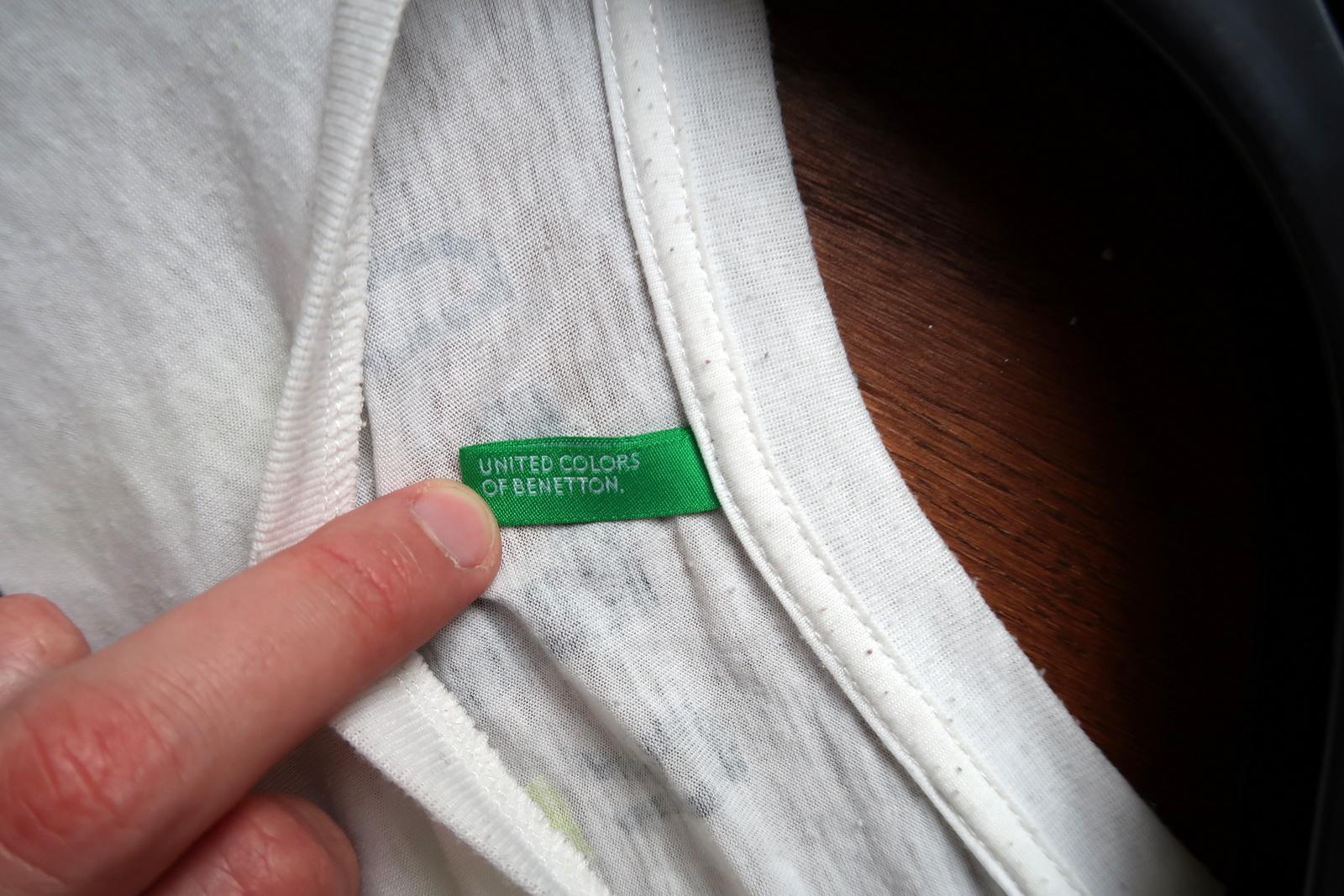 Men's T-Shirt by United Colors of Benetton, 2015 Collection, Size M, 2C13 In Good Condition For Sale In Bordeaux, FR