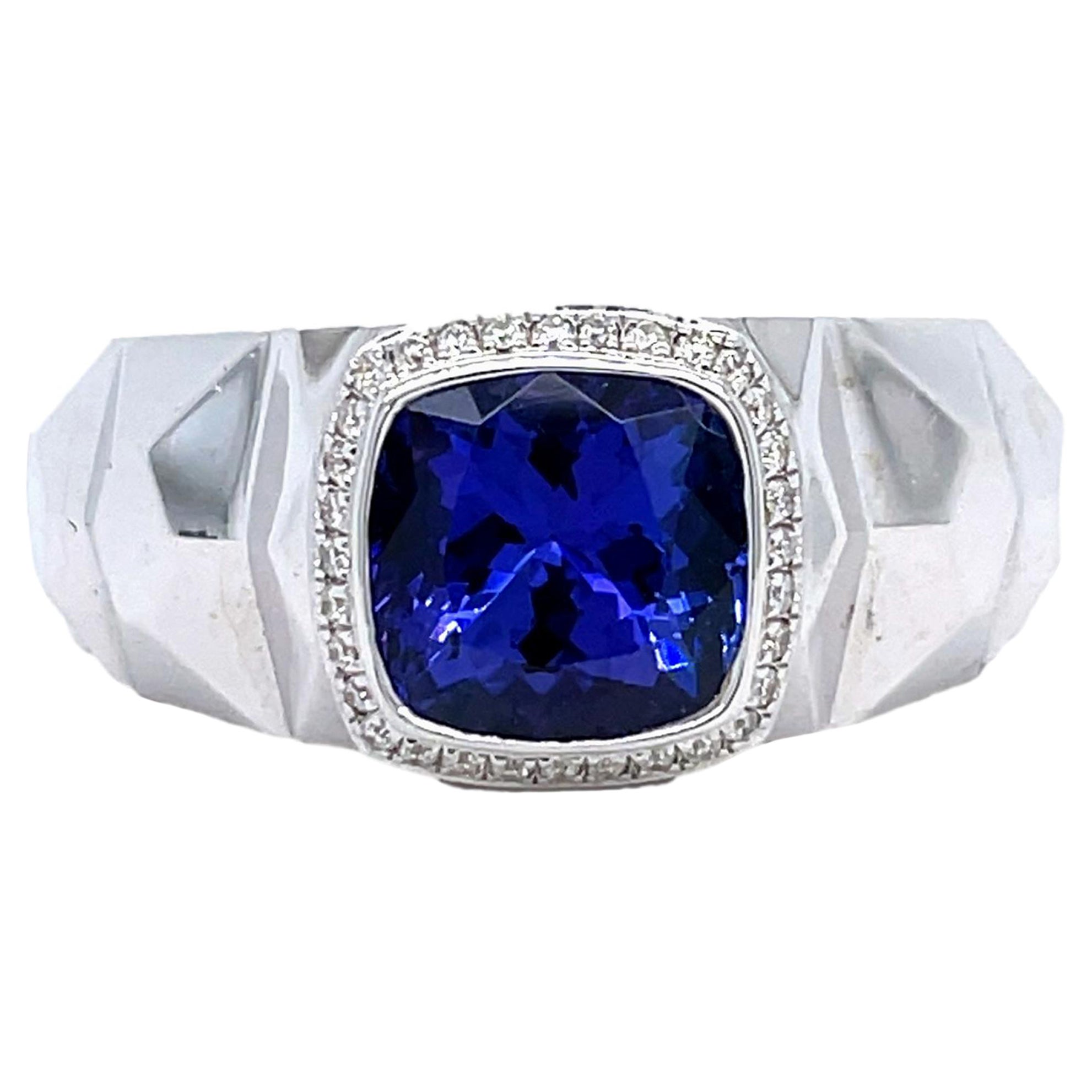 Anello da uomo con tanzanite a cuscino e diamanti in oro 14KW