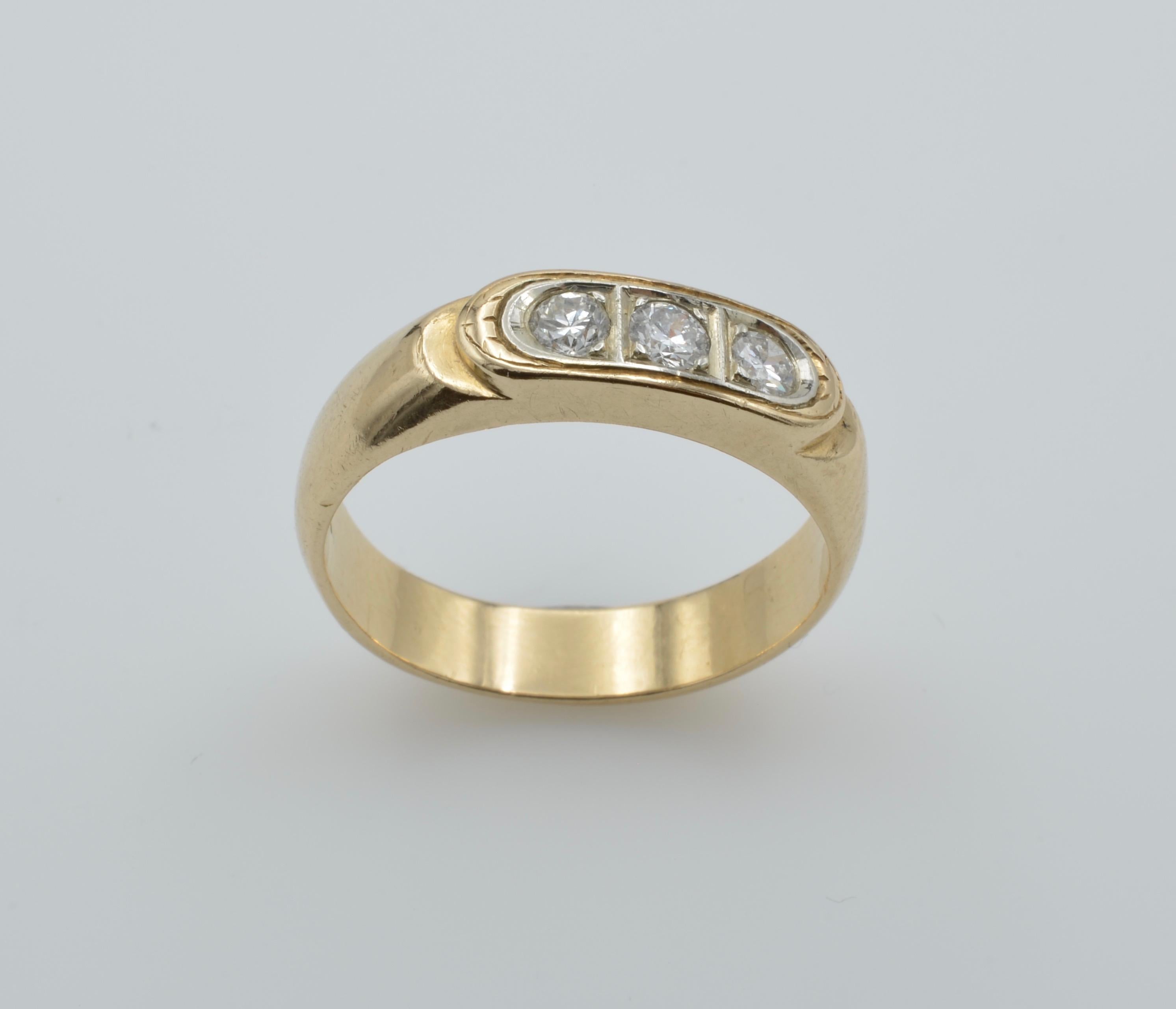 3 Diamond Mens 14 Karat Gold Ring 1970 In Excellent Condition For Sale In Berkeley, CA