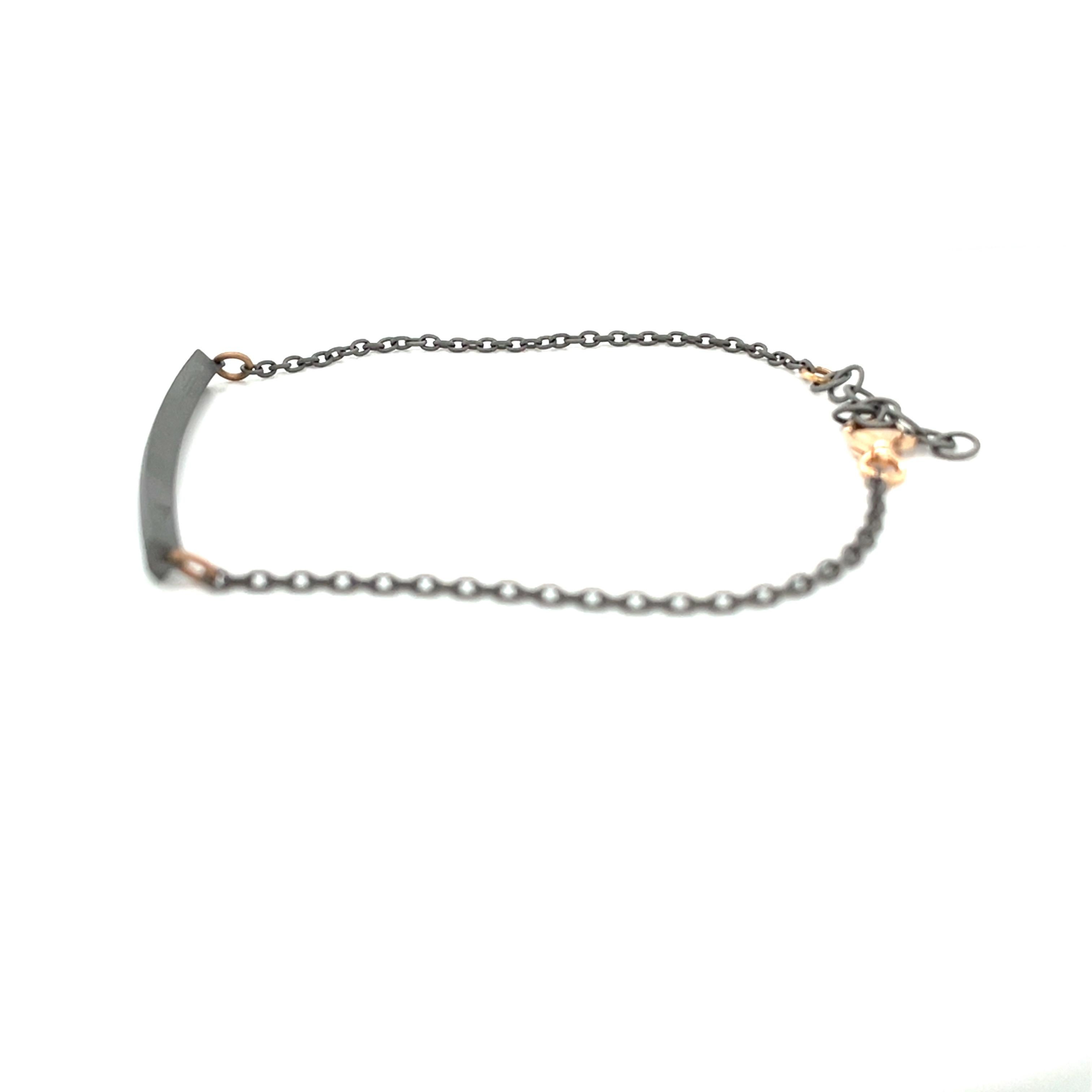 Taille ronde Bracelet sportif en or rose 18 carats et titane avec diamants bruns ronds en vente