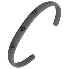 Modernes Herrenarmband aus Titan mit runden schwarzen Diamanten