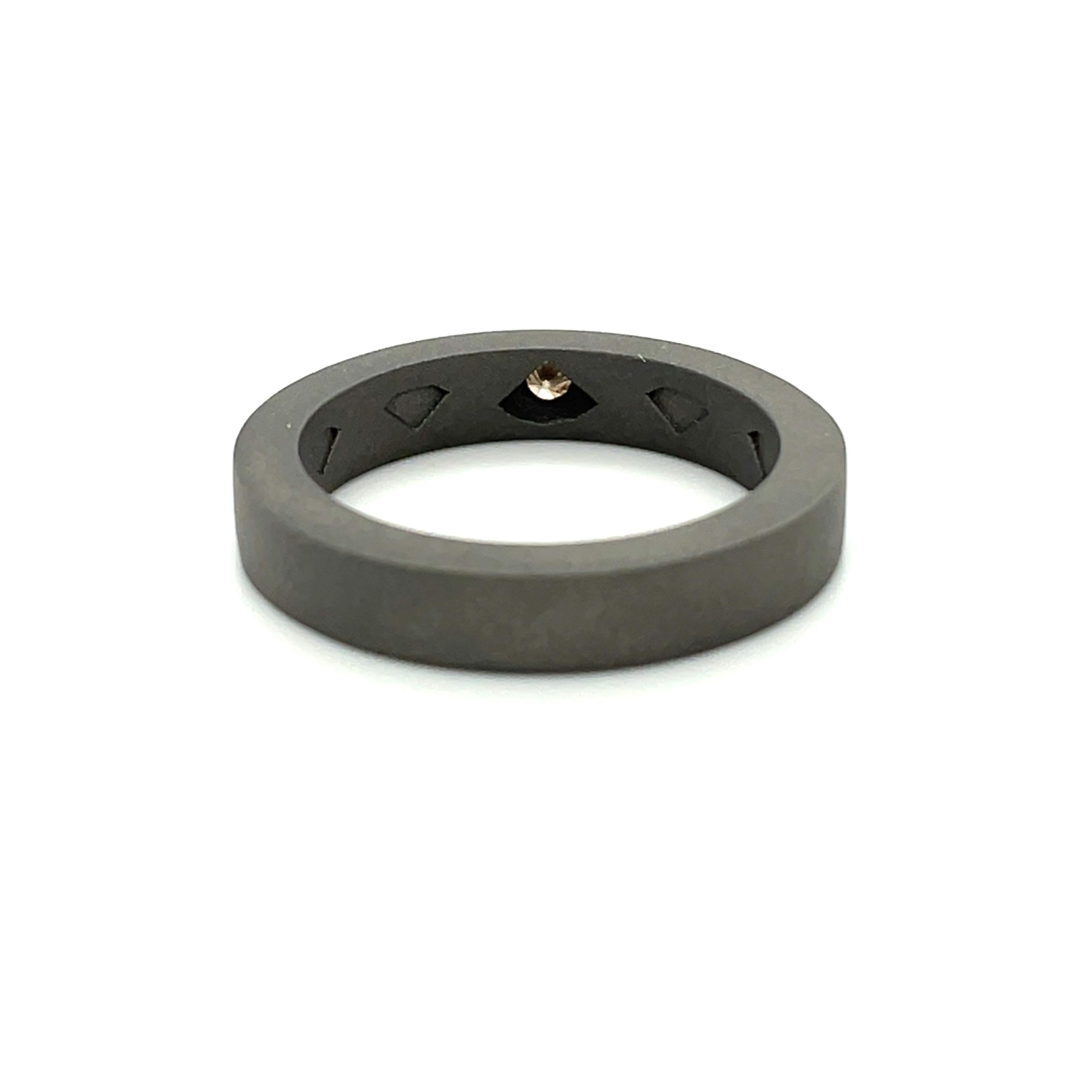 Herren-Ring aus Titan mit rundem braunem Diamanten im Zustand „Neu“ im Angebot in Monte-Carlo, MC
