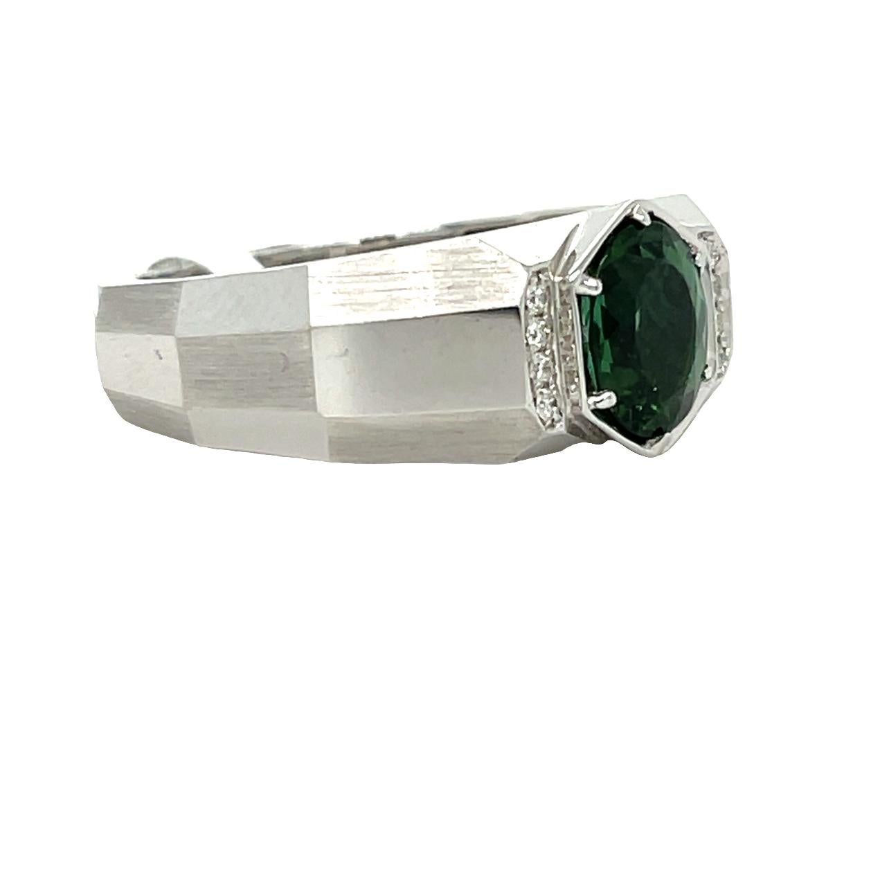 Men's Tourmaline and Diamond Ring in 14KYW Gold  In New Condition For Sale In New York, NY