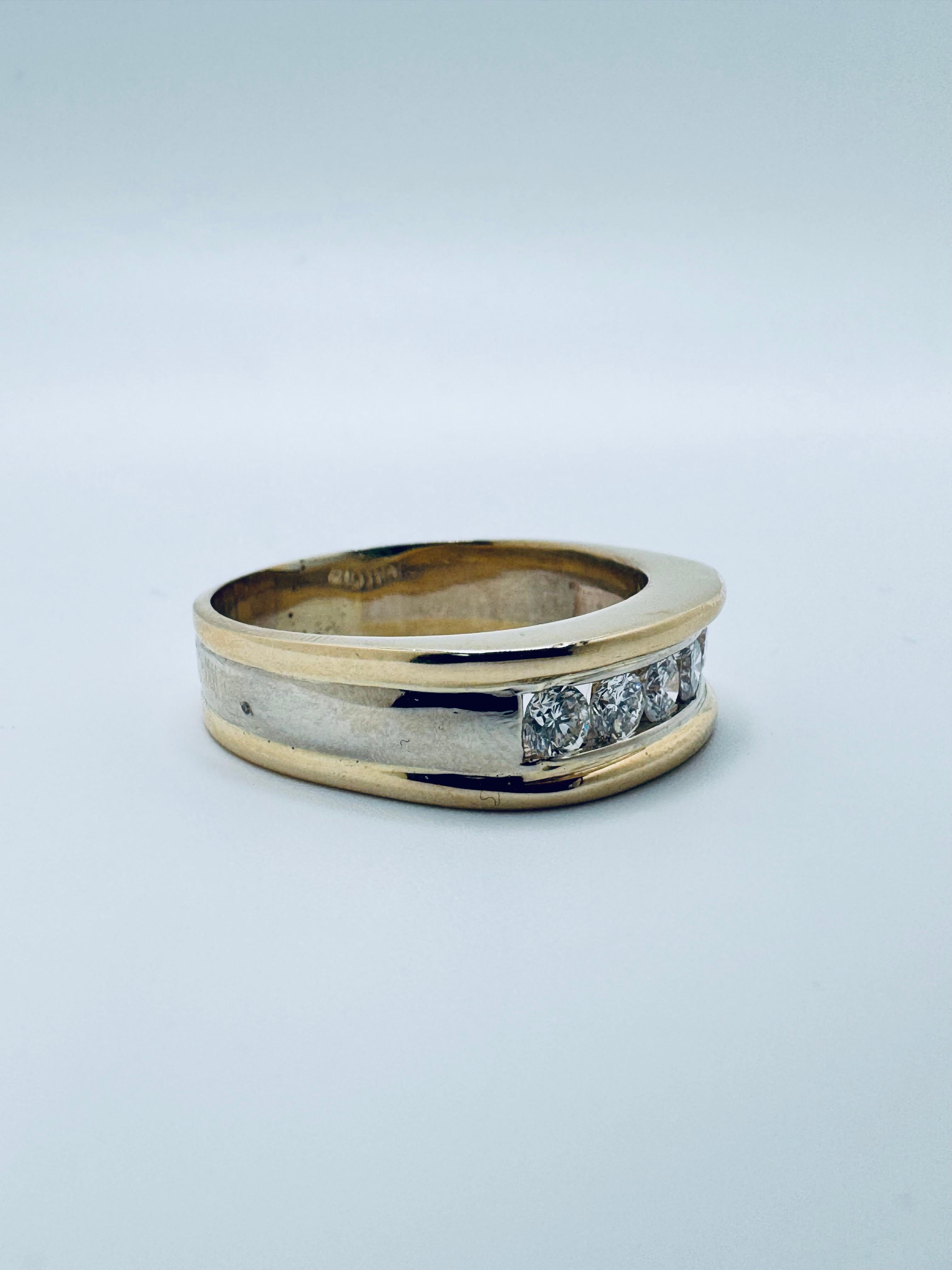 Men’s Two-Toned Channel Set Diamond Wedding Band en Bueno estado para la venta en Palm Desert, CA