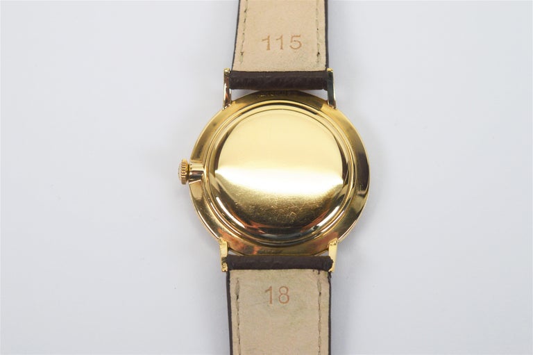 Men's Vintage 14 Karat Yellow Gold Longines Wristwatch For Sale 1