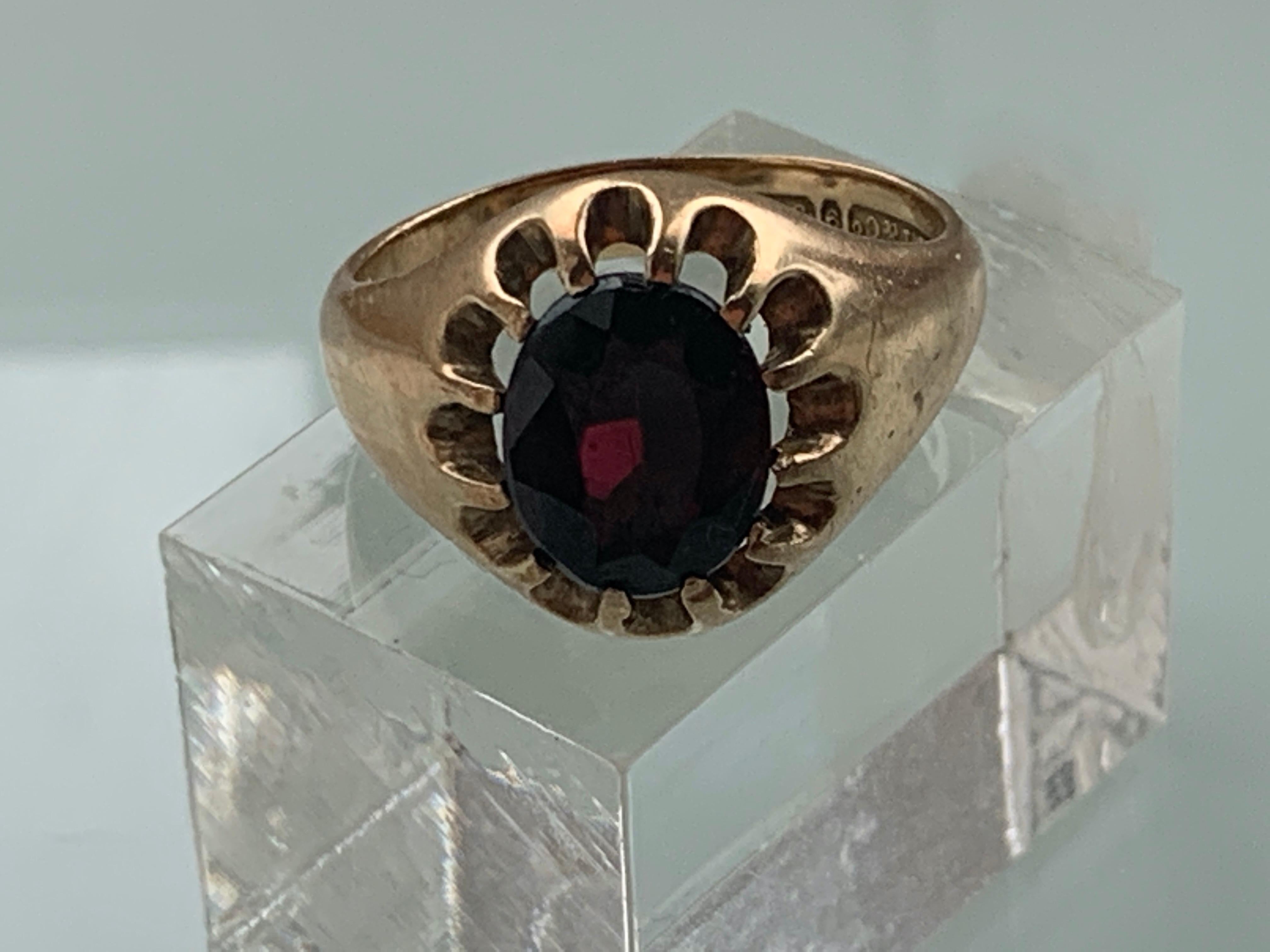 Herren Vintage 9ct Gold Granat-Ring für Herren im Zustand „Gut“ in London, GB