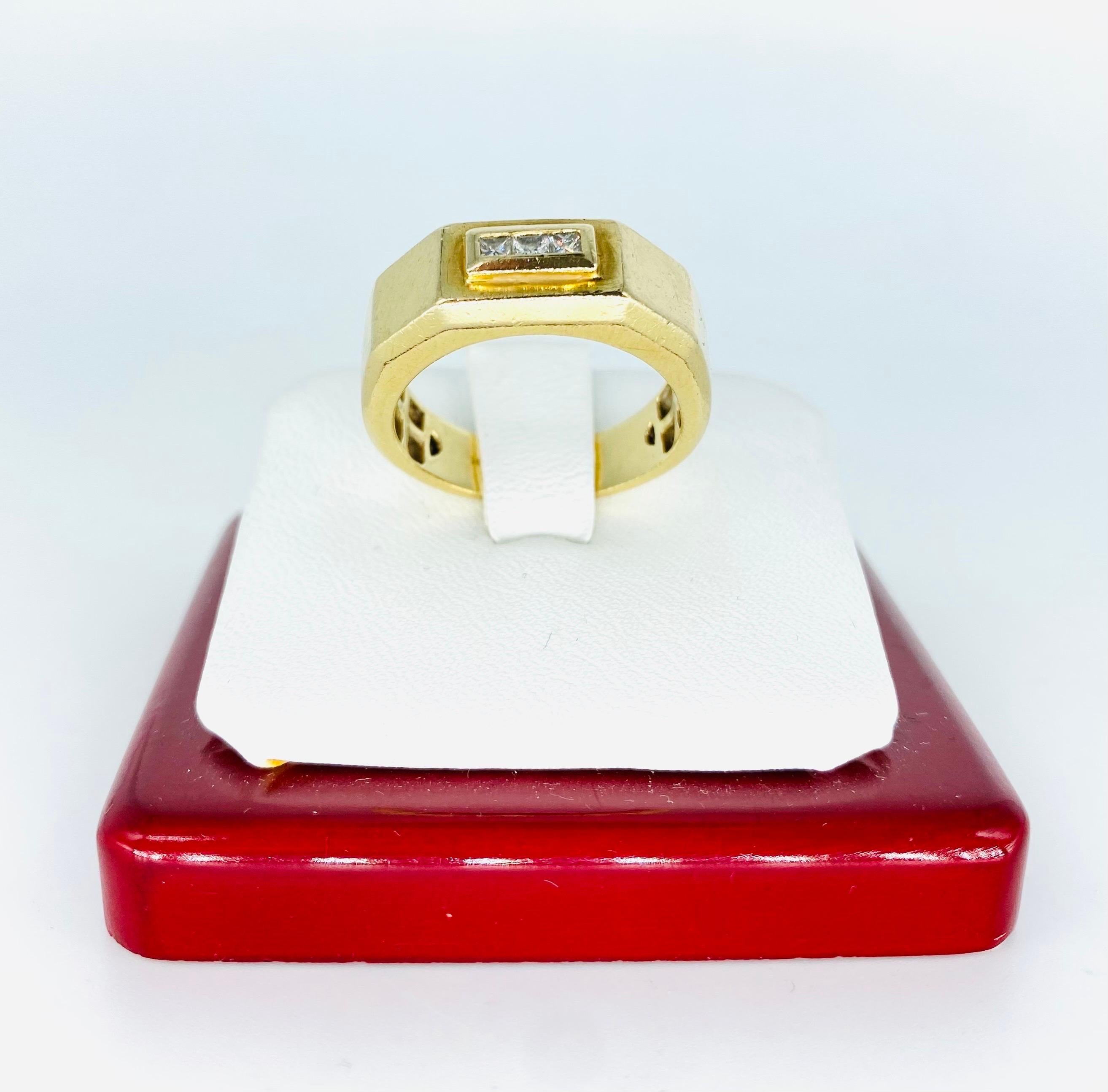 Men's Men’s Vintage Bolt Design 0.18 Carat Princess Cut Diamonds Ring 14k Gold For Sale