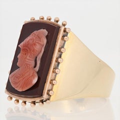 Men's Vintage Cameo Fashion Ring 14 Karat Yellow Gold Carved Sardonyx Chalcedony