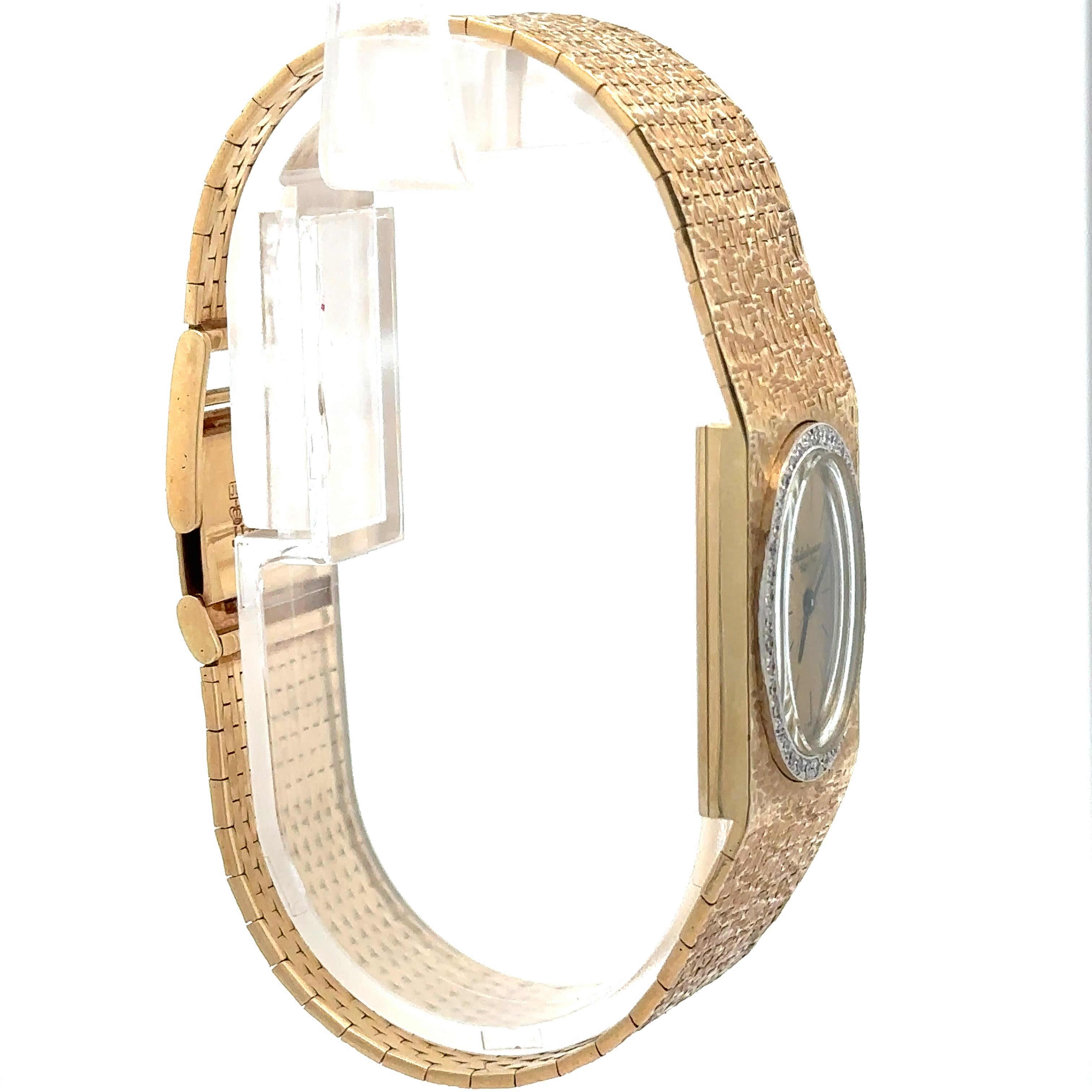 Vintage By Jurgensen 14k Gold Rectangular Textured Wrist Watch Bracelet en vente 7
