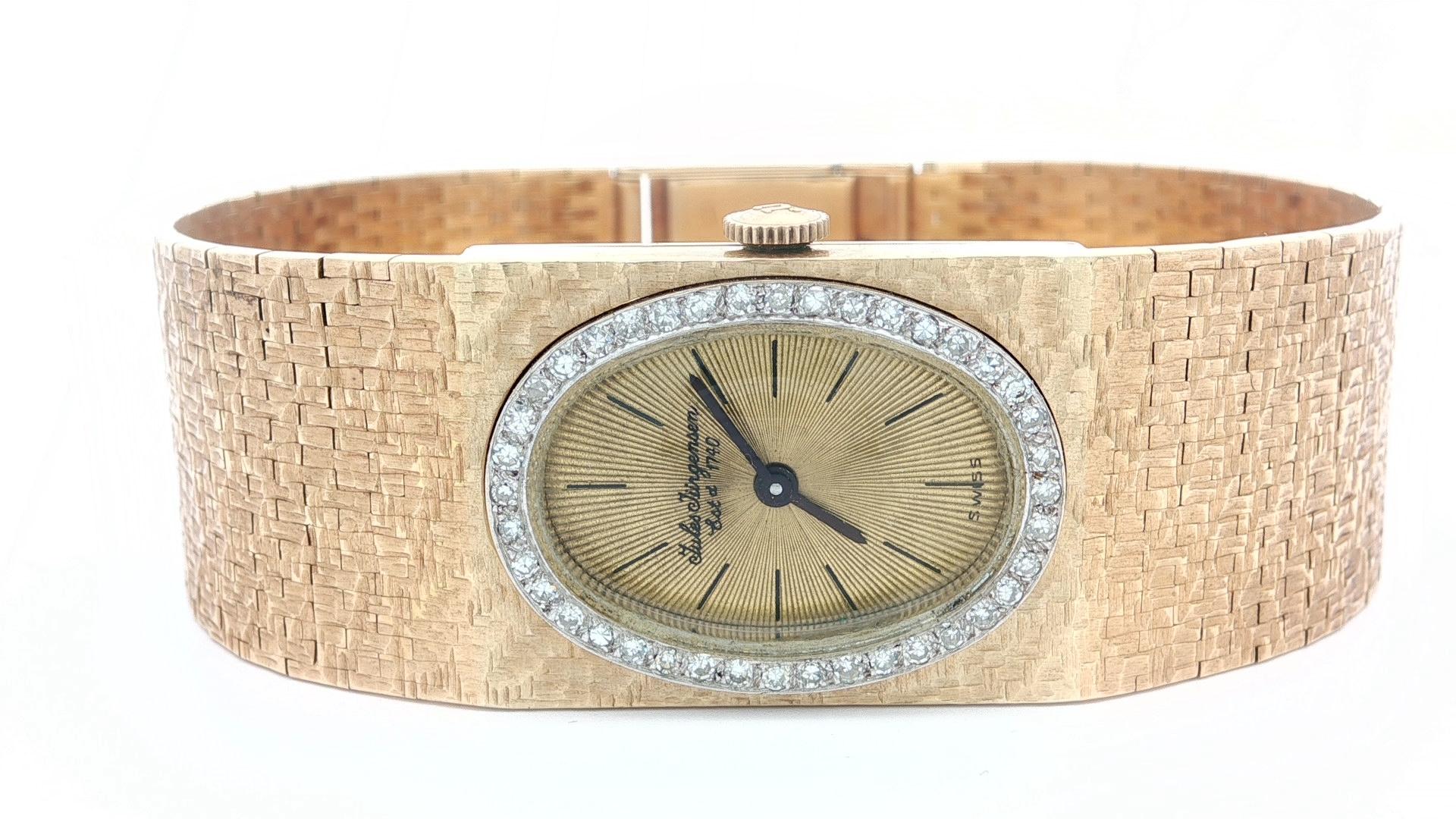 Vintage By Jurgensen 14k Gold Rectangular Textured Wrist Watch Bracelet en vente 8