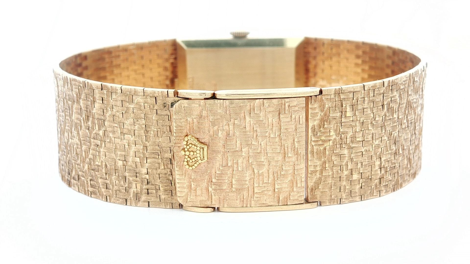 Vintage By Jurgensen 14k Gold Rectangular Textured Wrist Watch Bracelet en vente 9