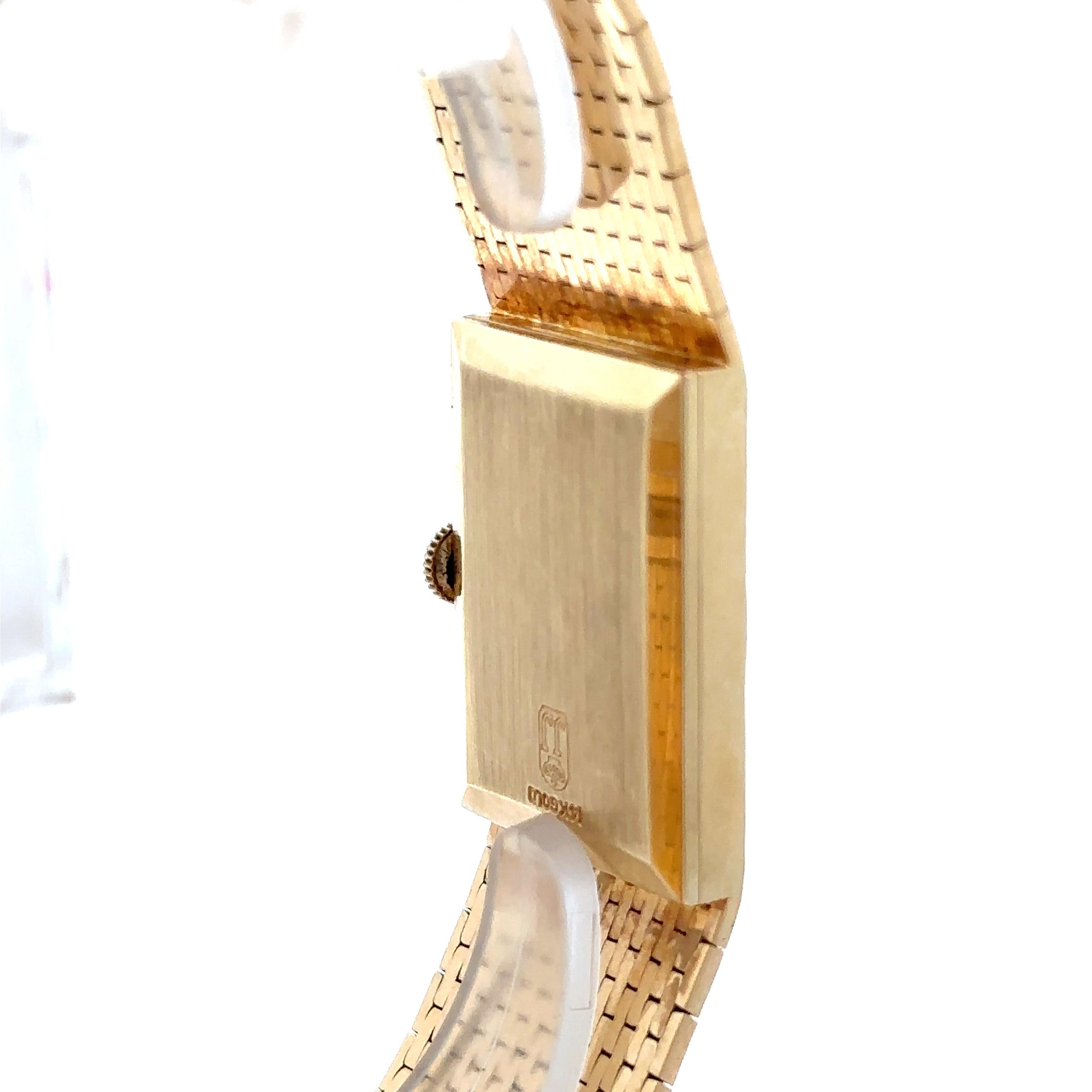 Vintage By Jurgensen 14k Gold Rectangular Textured Wrist Watch Bracelet en vente 4