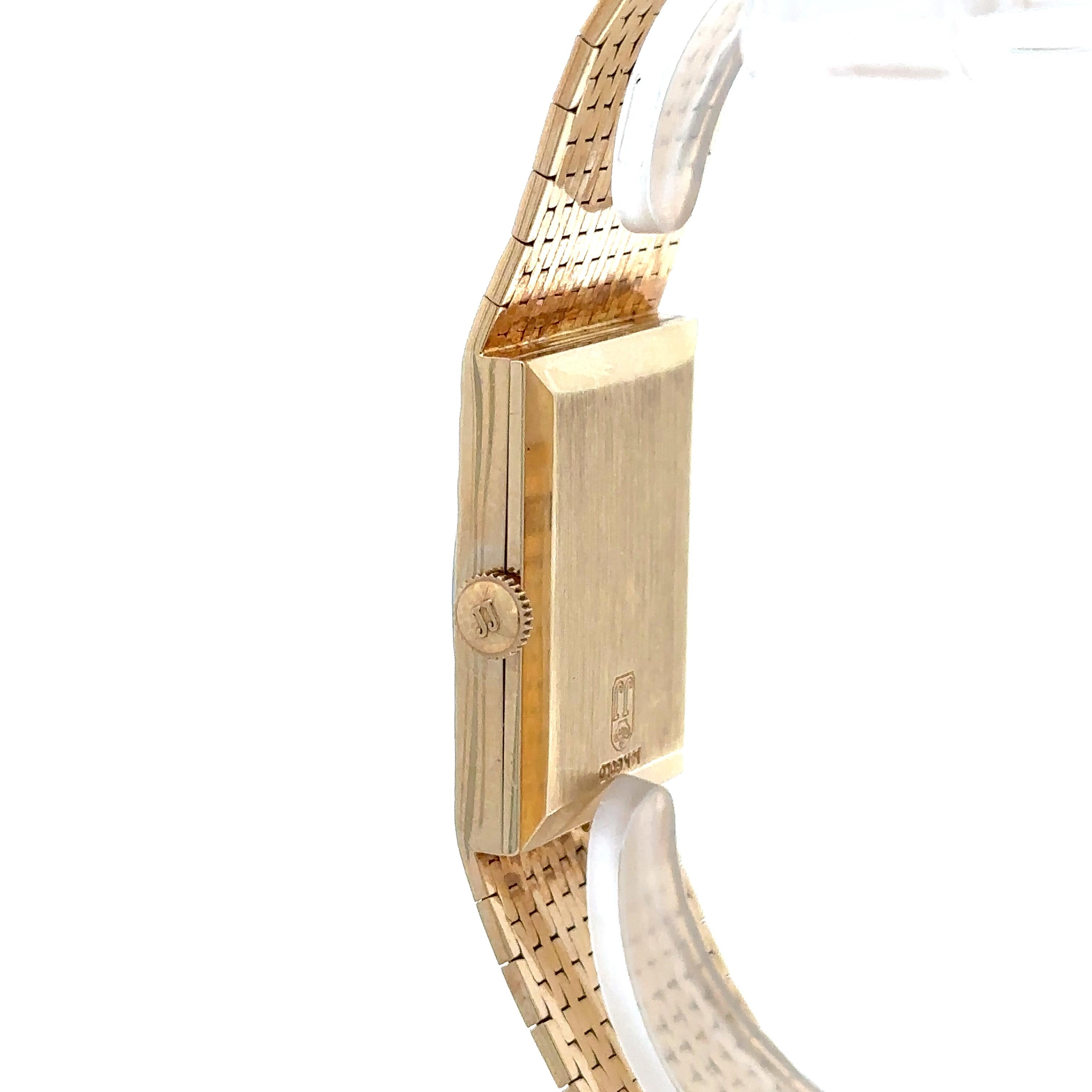 Vintage By Jurgensen 14k Gold Rectangular Textured Wrist Watch Bracelet en vente 5