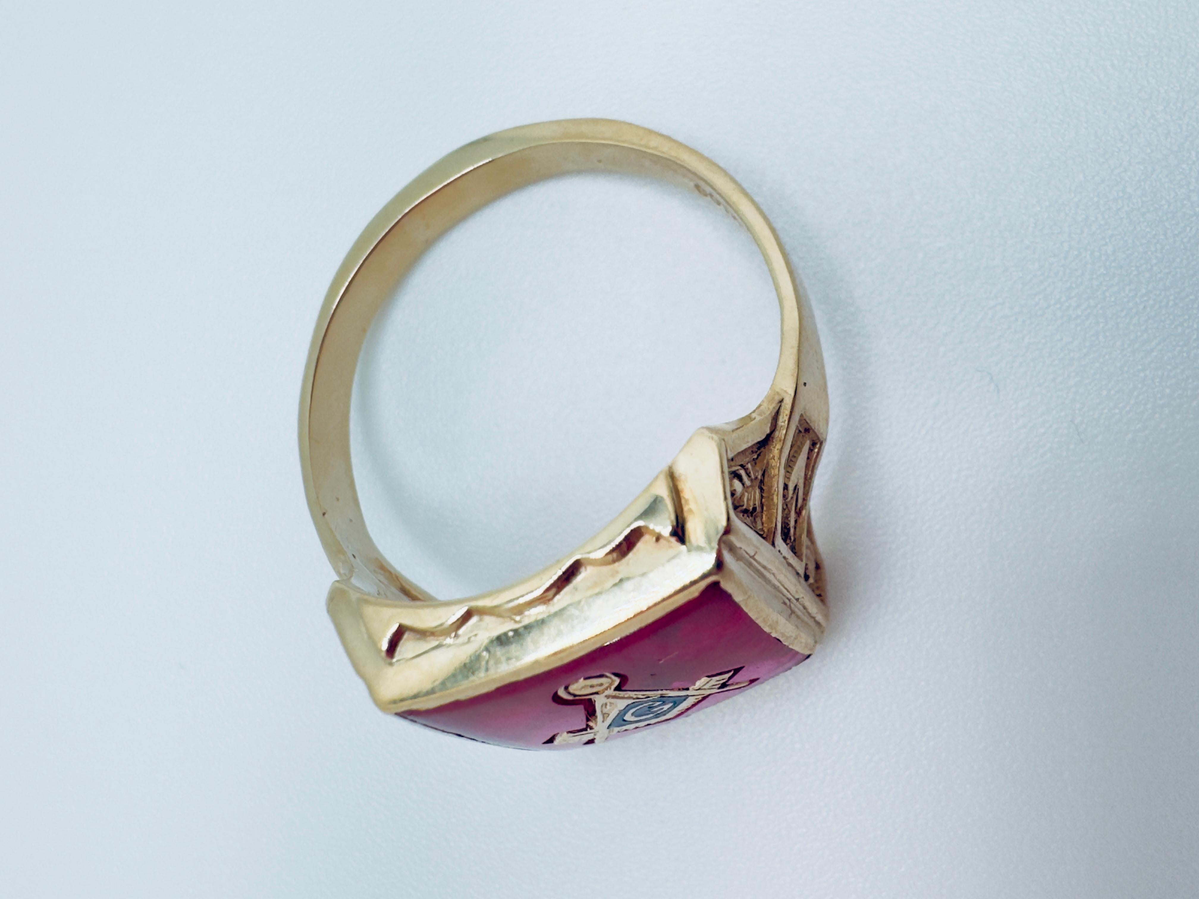 Anello massonico d'epoca da uomo con pietra rosa e rossa in vendita 2