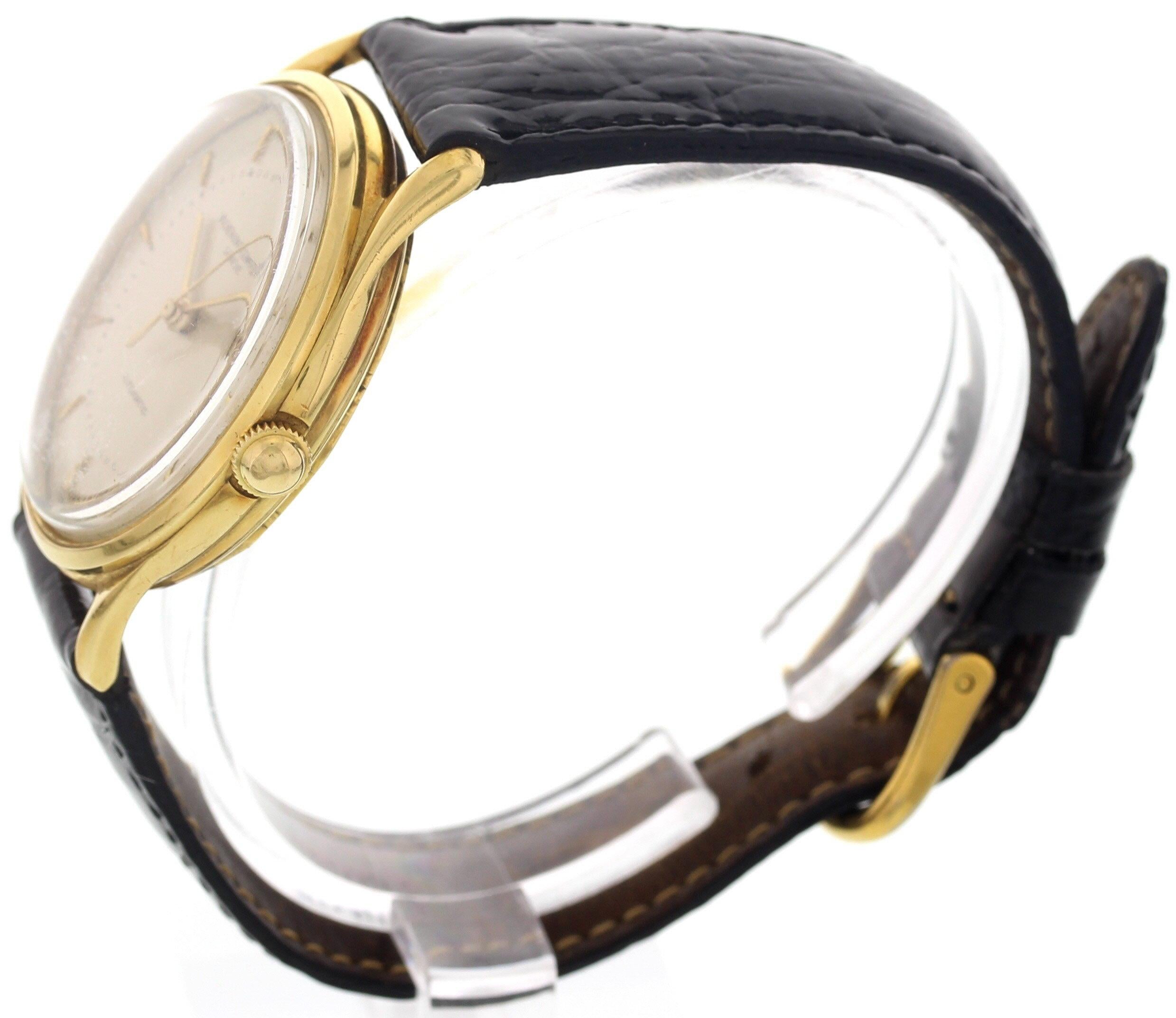 Men's Vintage Vacheron Constantin 18 Karat Yellow Gold Watch In Good Condition For Sale In New York, NY