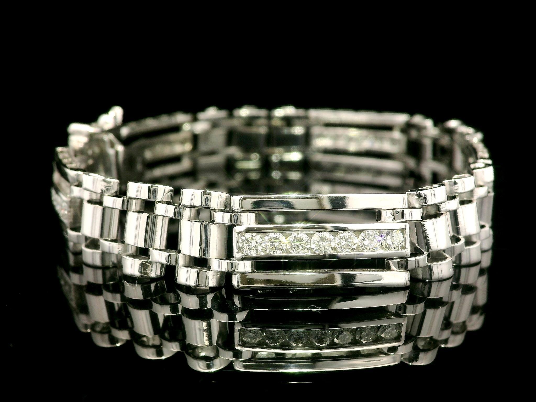 Men's White Gold 1.75ctw Channel Diamond Polished Geometric Link Chain Bracelet For Sale 1