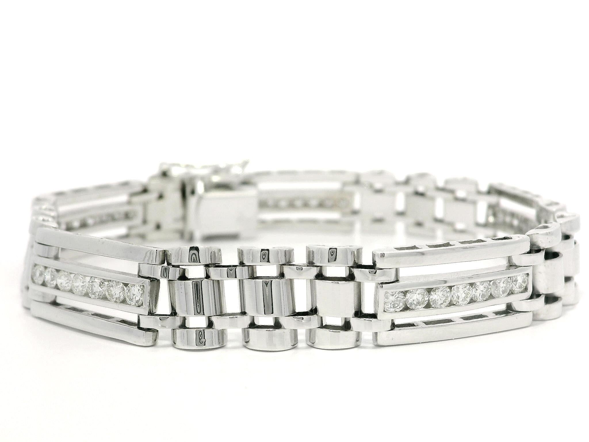 Men's White Gold 1.75ctw Channel Diamond Polished Geometric Link Chain Bracelet For Sale
