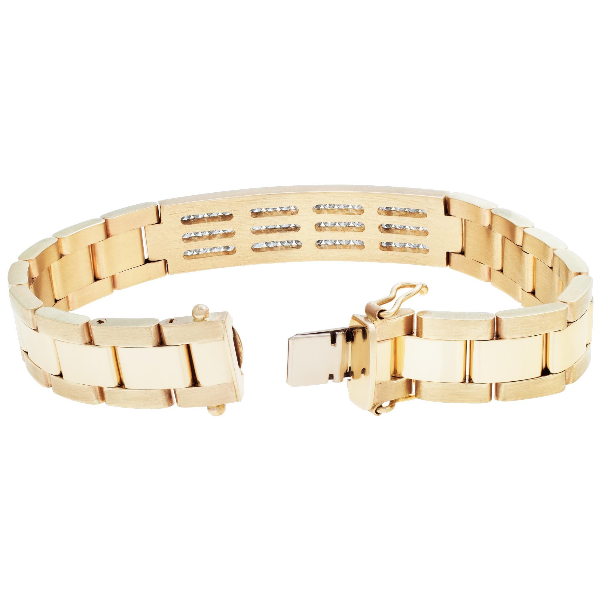 Mens yellow gold link bracelet with diamonds. In Excellent Condition For Sale In Surfside, FL