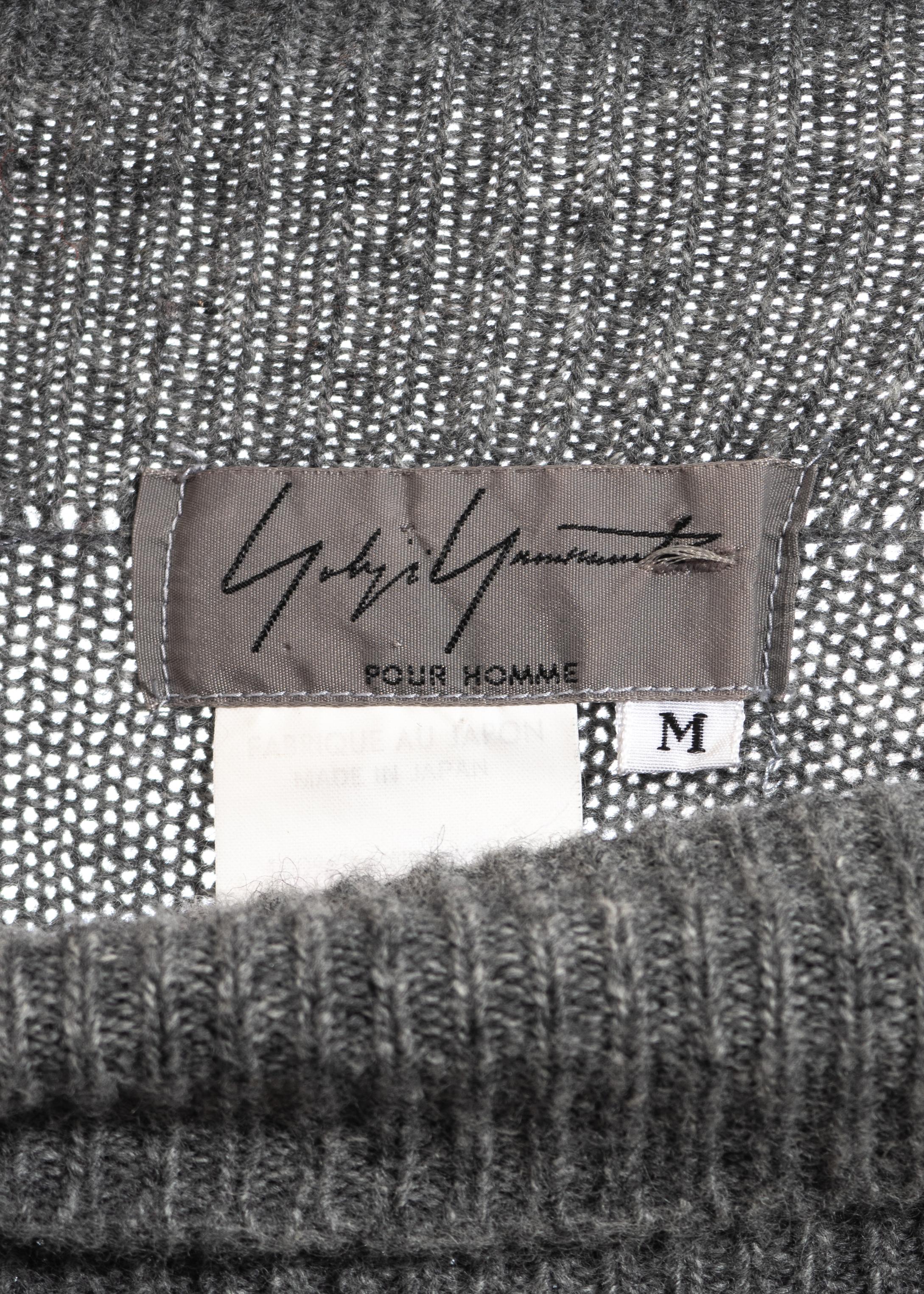 Pull en laine grise à quatre manches Yohji Yamamoto pour homme, automne-hiver 1992 en vente 2