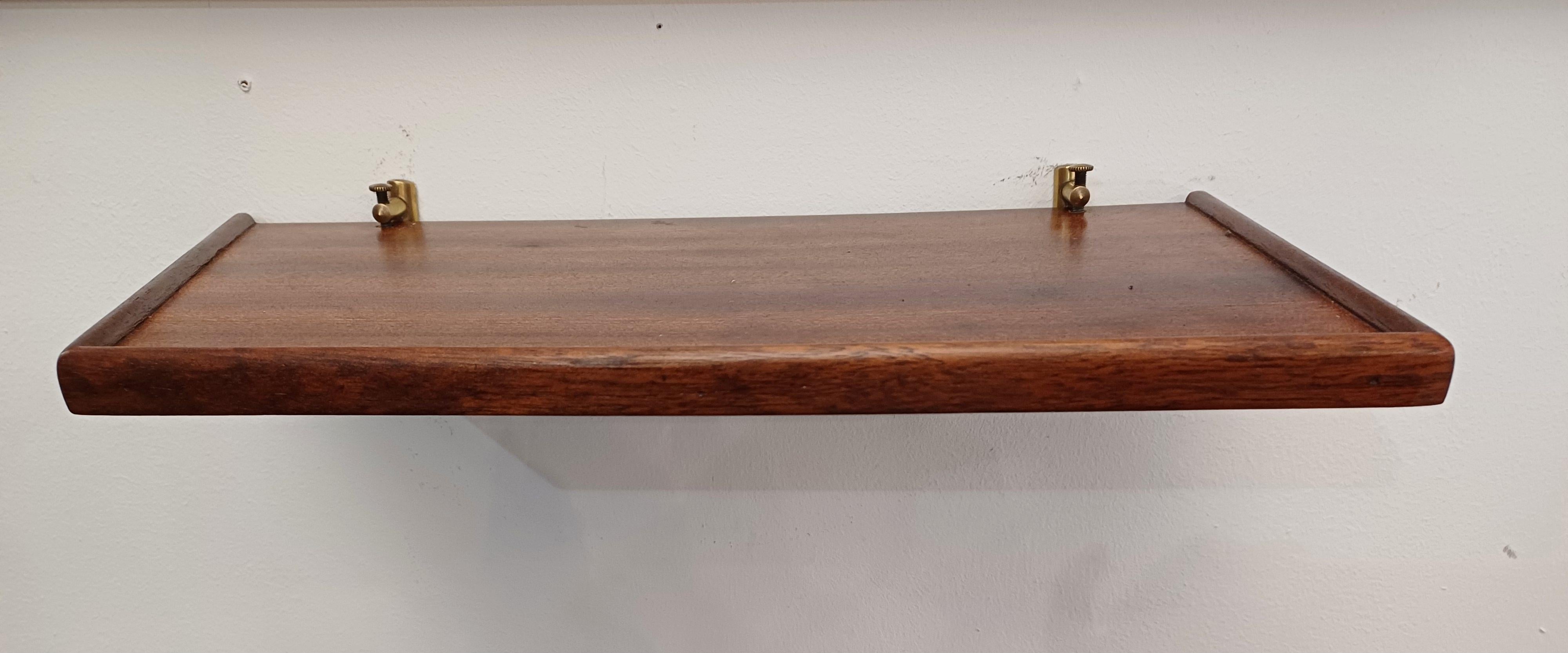 70s wall-mounted shelf/nightstand In Good Condition For Sale In Torino, Piemonte