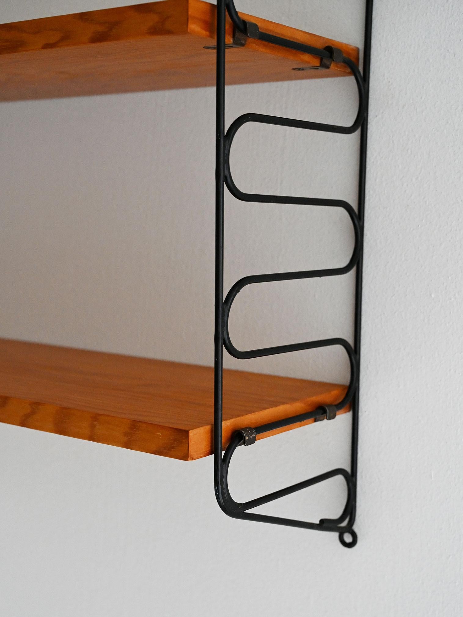 Mensola Hylla scandinava anni ’60 in teak en Bueno estado para la venta en Brescia, IT