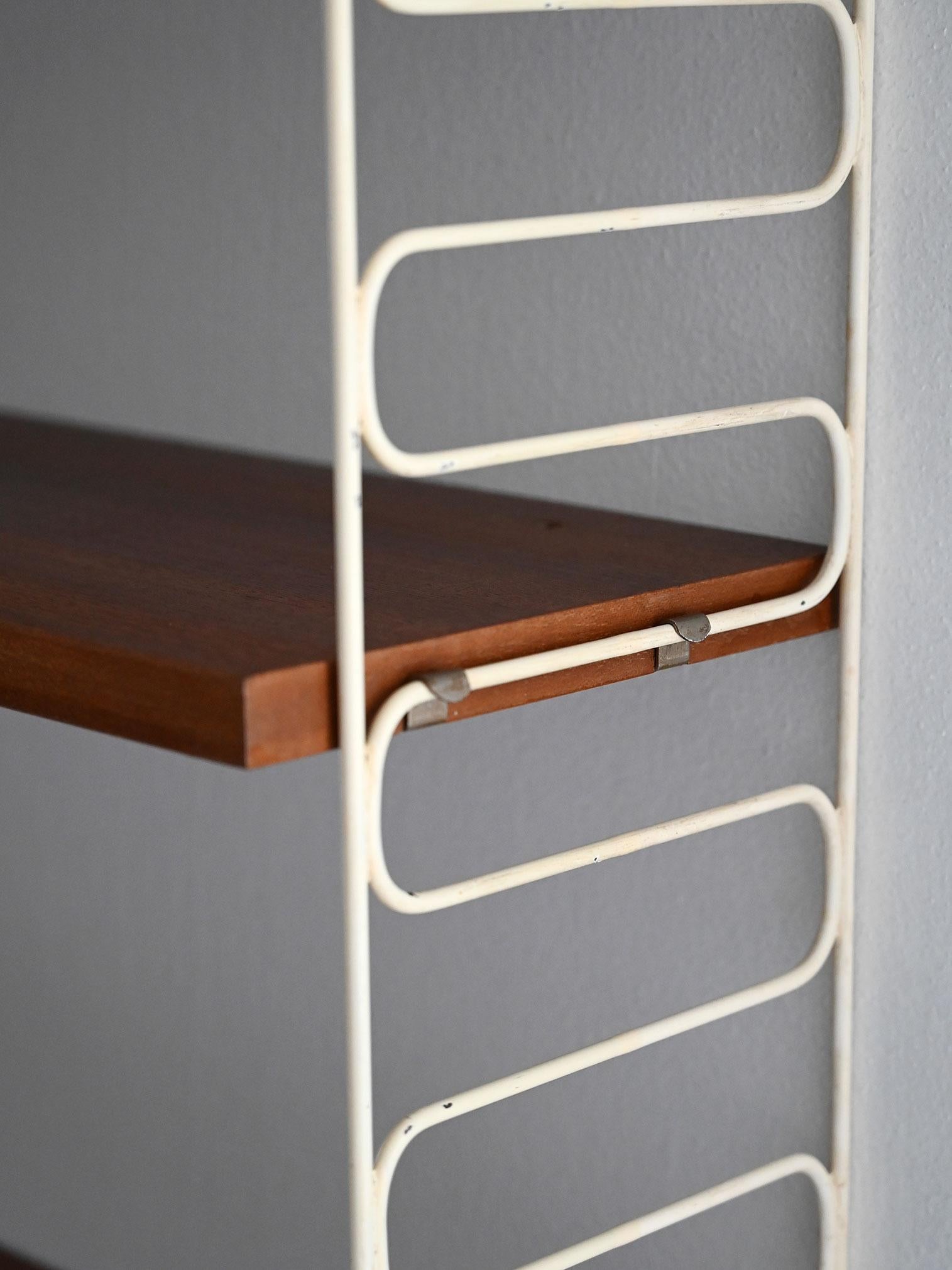 Etagère scandinave en teck Hylla des années 1960 Bon état - En vente à Brescia, IT