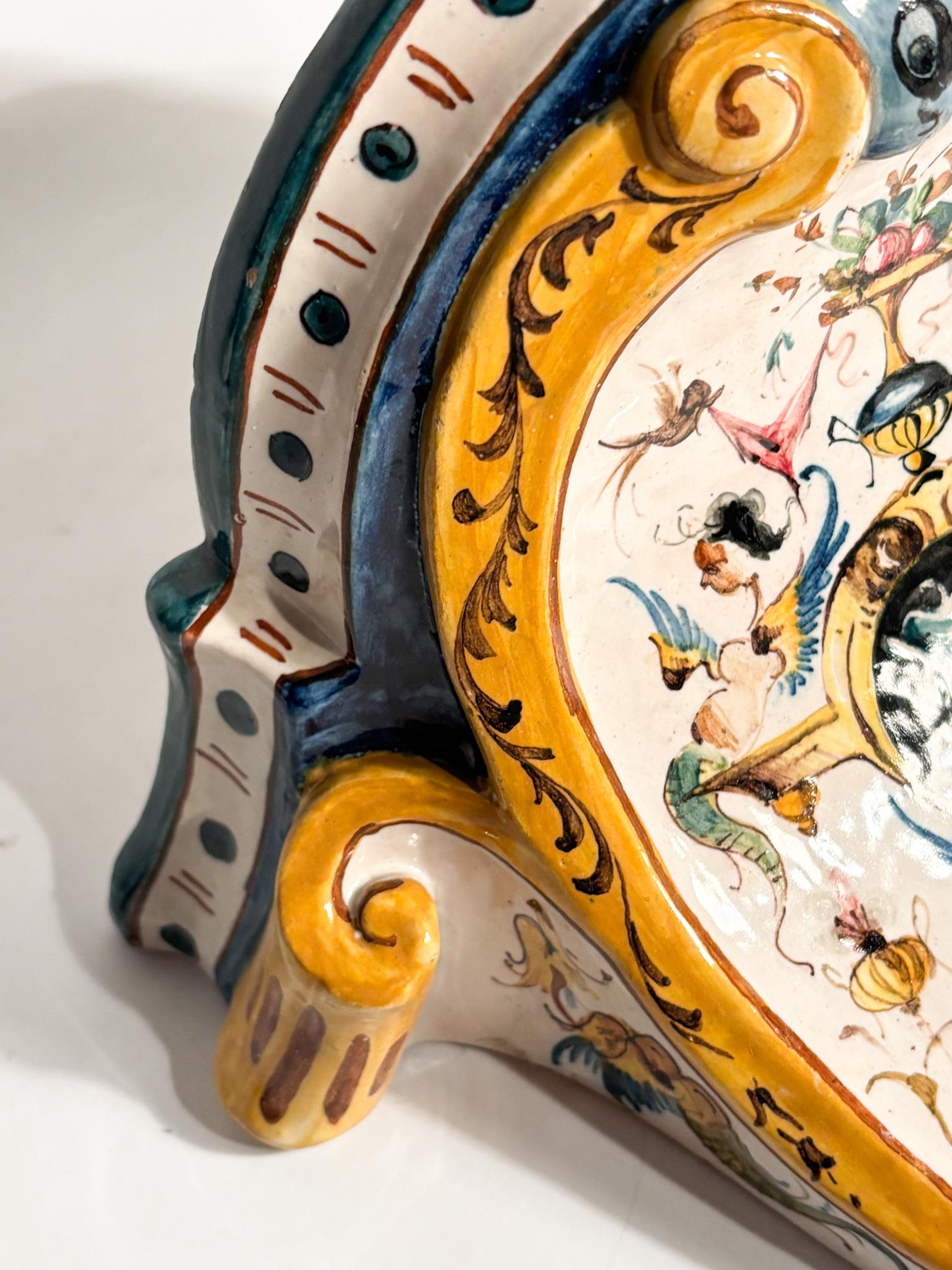 Mensola in Ceramica di Faenza Dipinta a Mano Primi Novecento in vendita 1