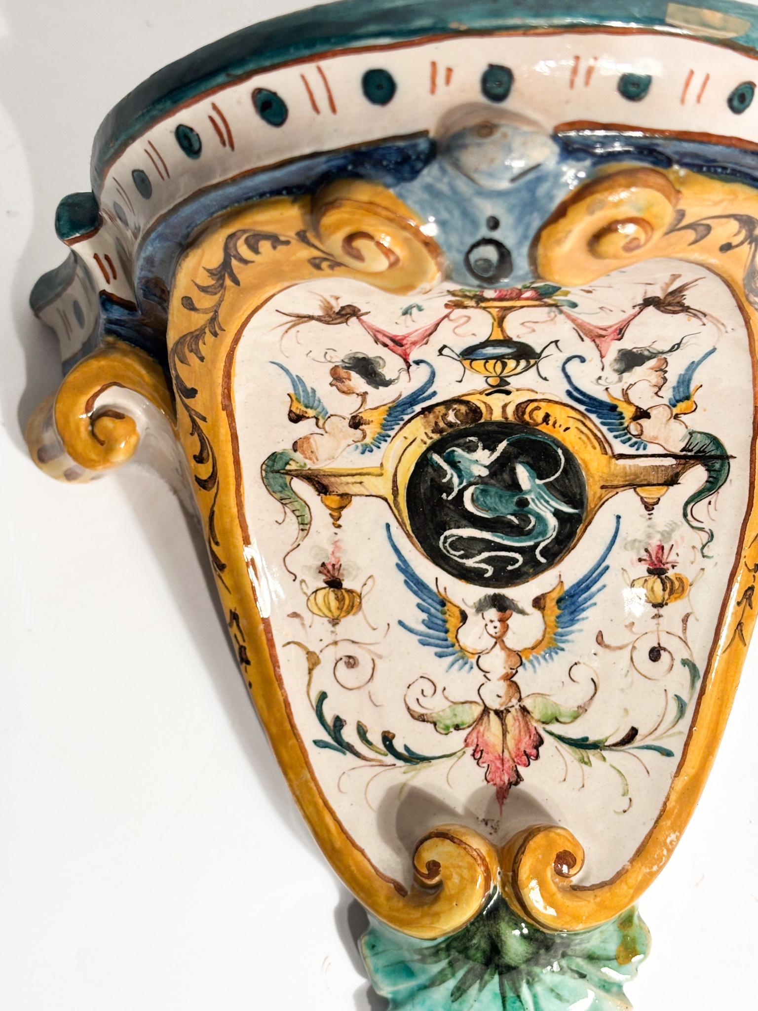 Mensola in Ceramica di Faenza Dipinta a Mano Primi Novecento in vendita 3