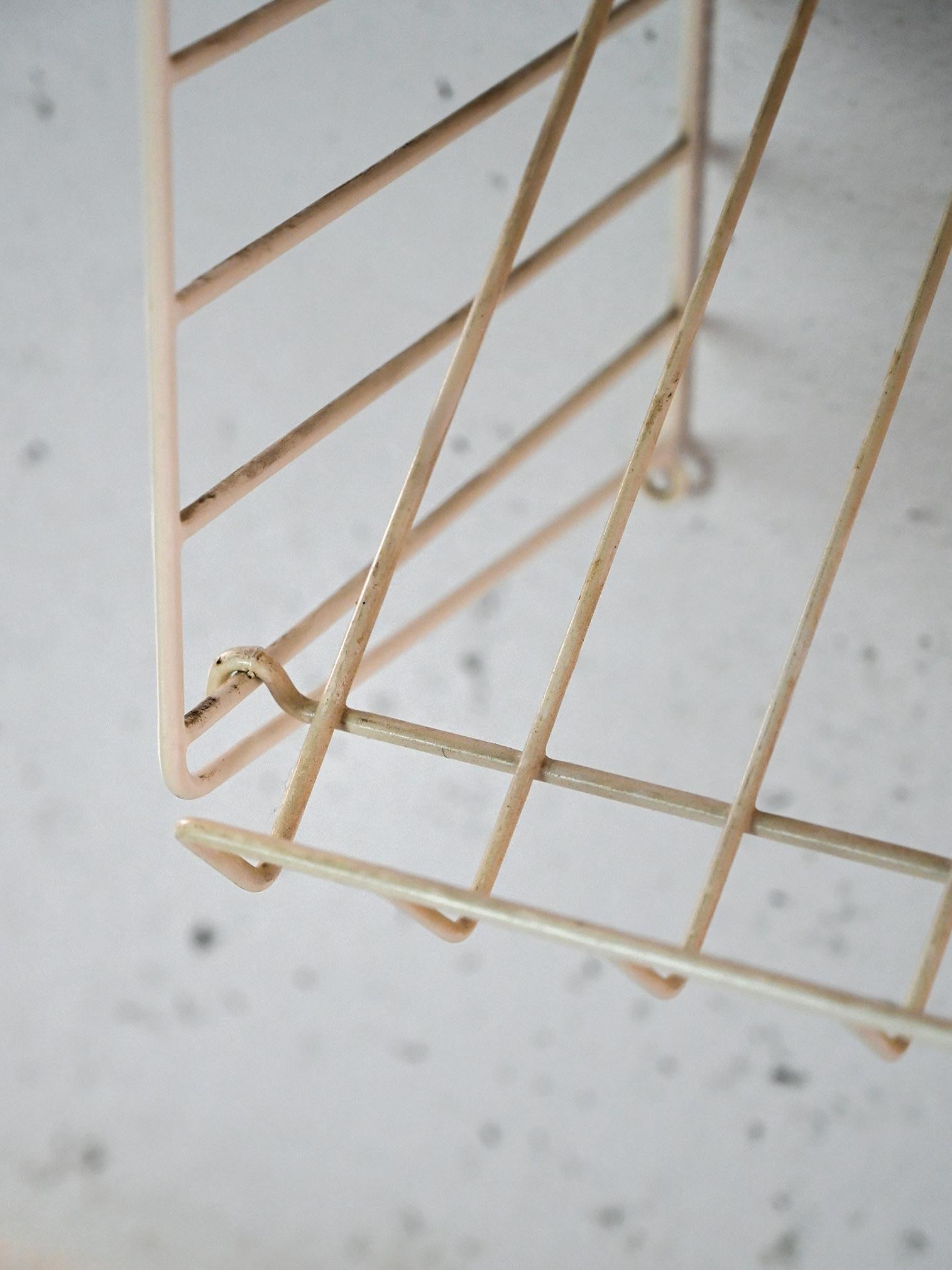Vintage shelves with metal frame In Good Condition For Sale In Brescia, IT